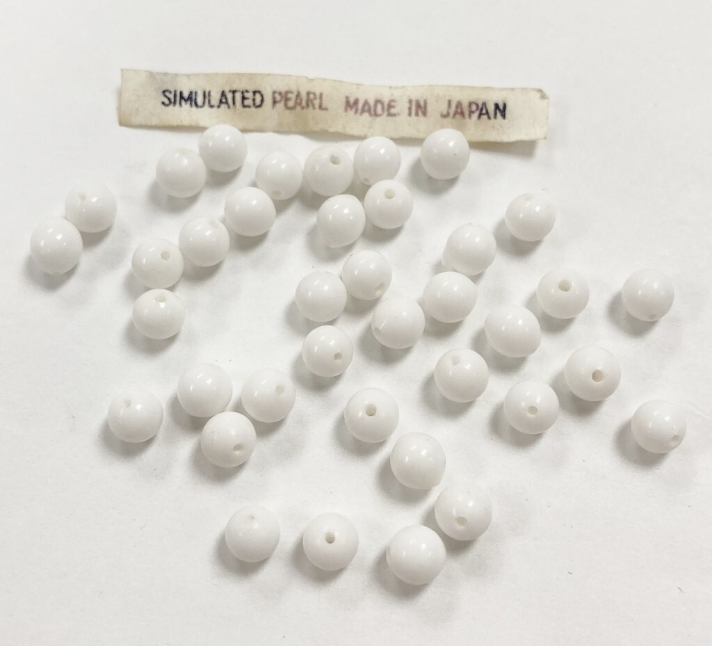 100 Vintage Japanese Cherry Brand Glass Chalk White 5mm. Round Beads 4711T