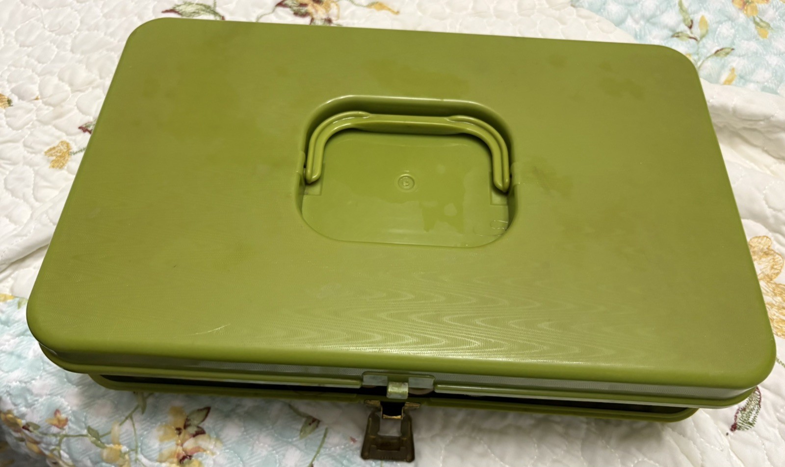 VTG Wilson Mfg Corp. Olive Green 12″ x 8″ Sewing Thread Spool Storage Case
