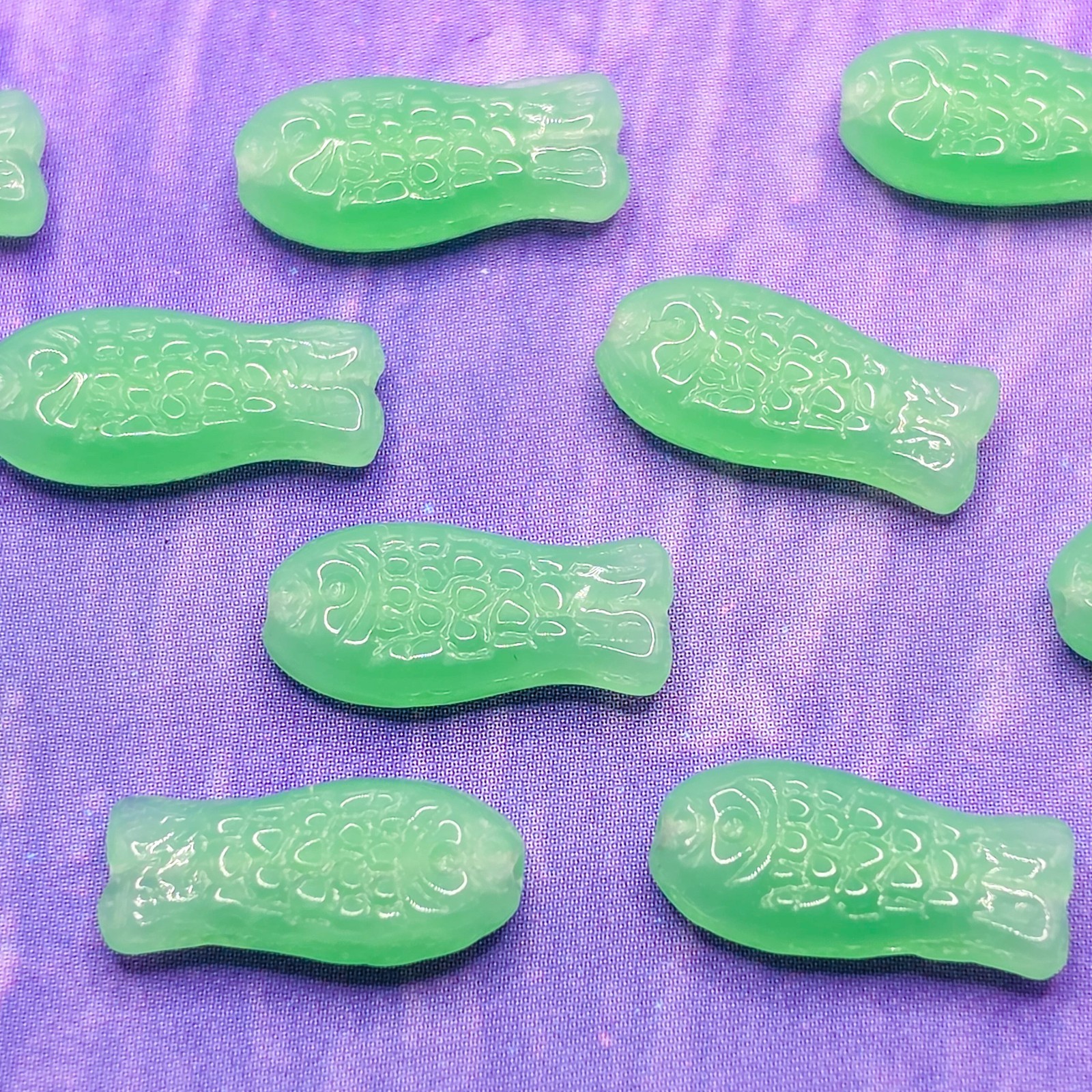 Fish Uranium Glass Beads Green Czech 15mm 10pcs