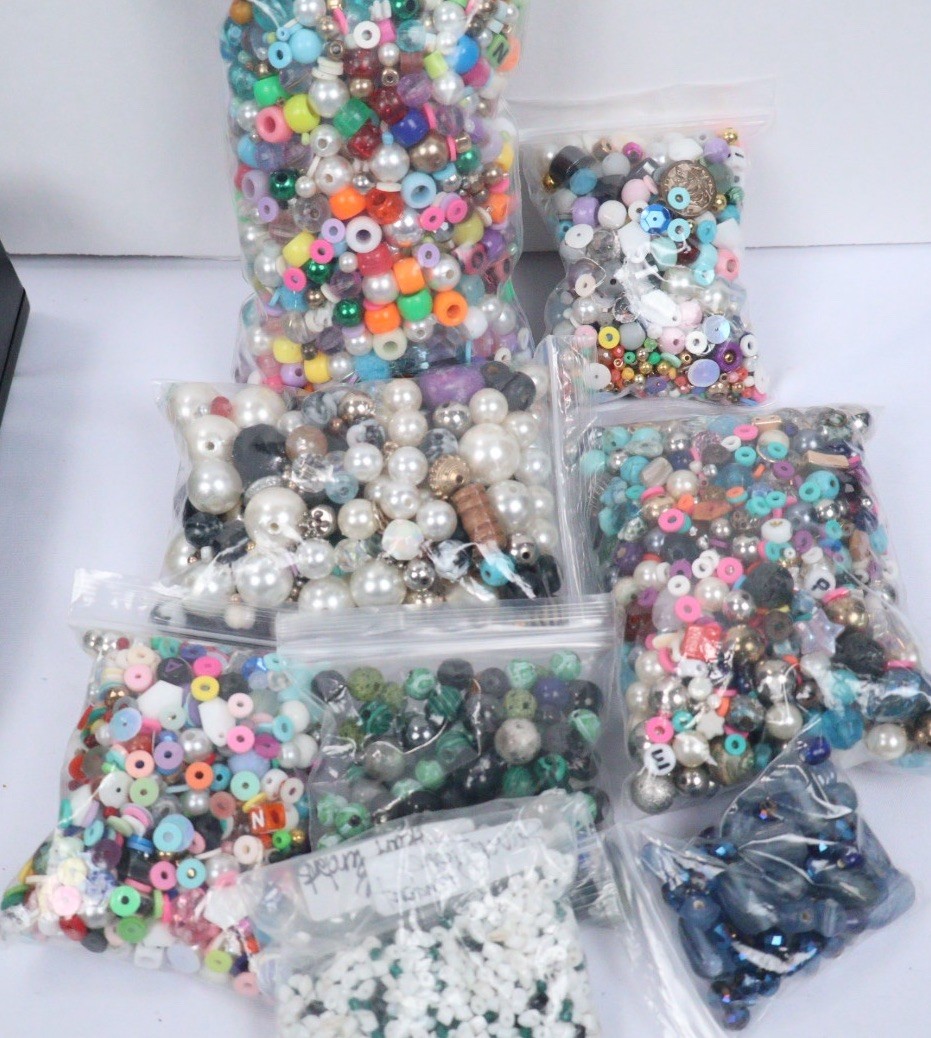 Bulk Mixed Lot Beads 2 lbs Bead Soup Vtg & Modern Jewelry Finding Crafting