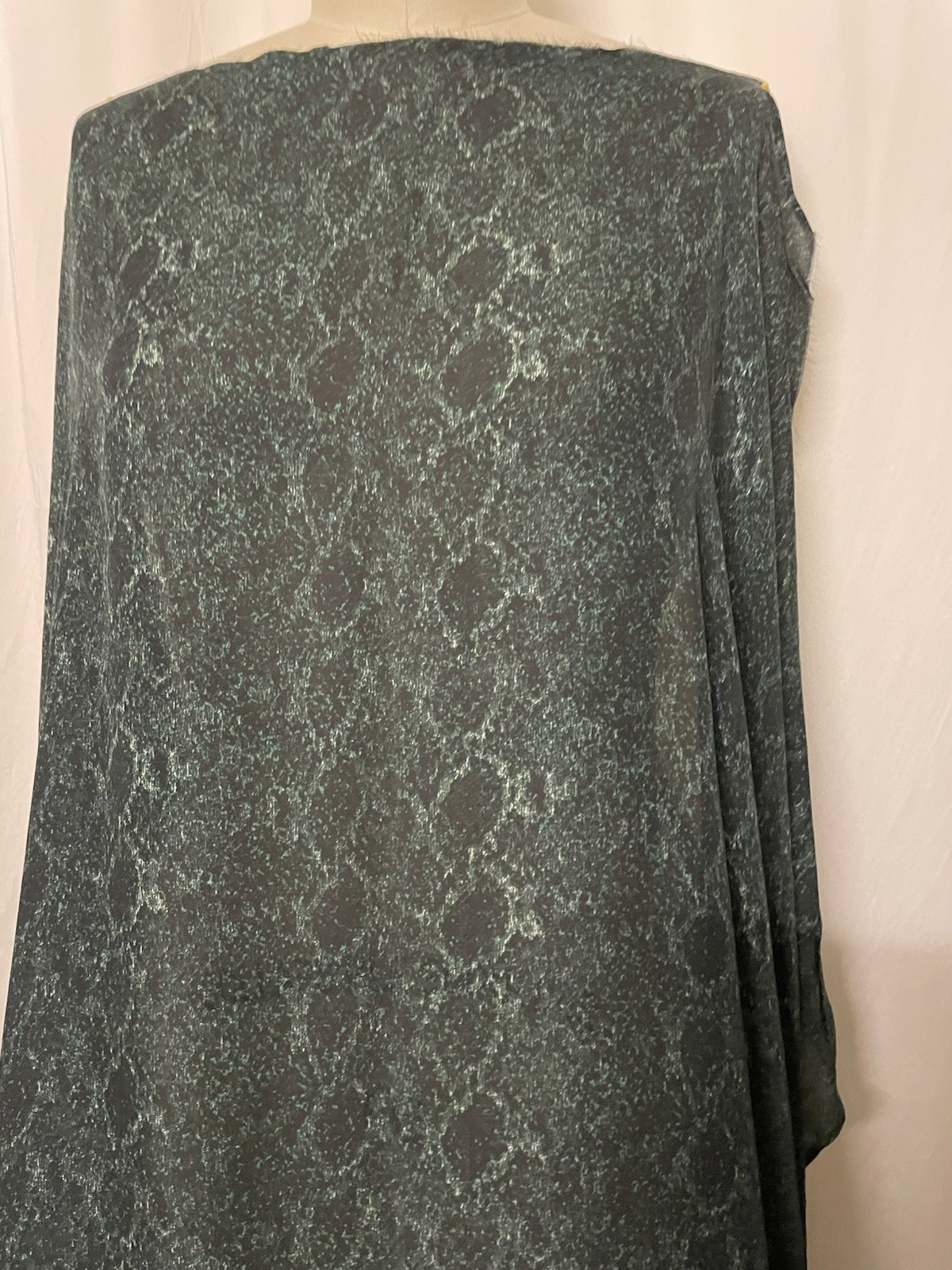 100% Silk Georgette Green Black Abstract Snake Skin Fabric By The Yard 56″ Wide