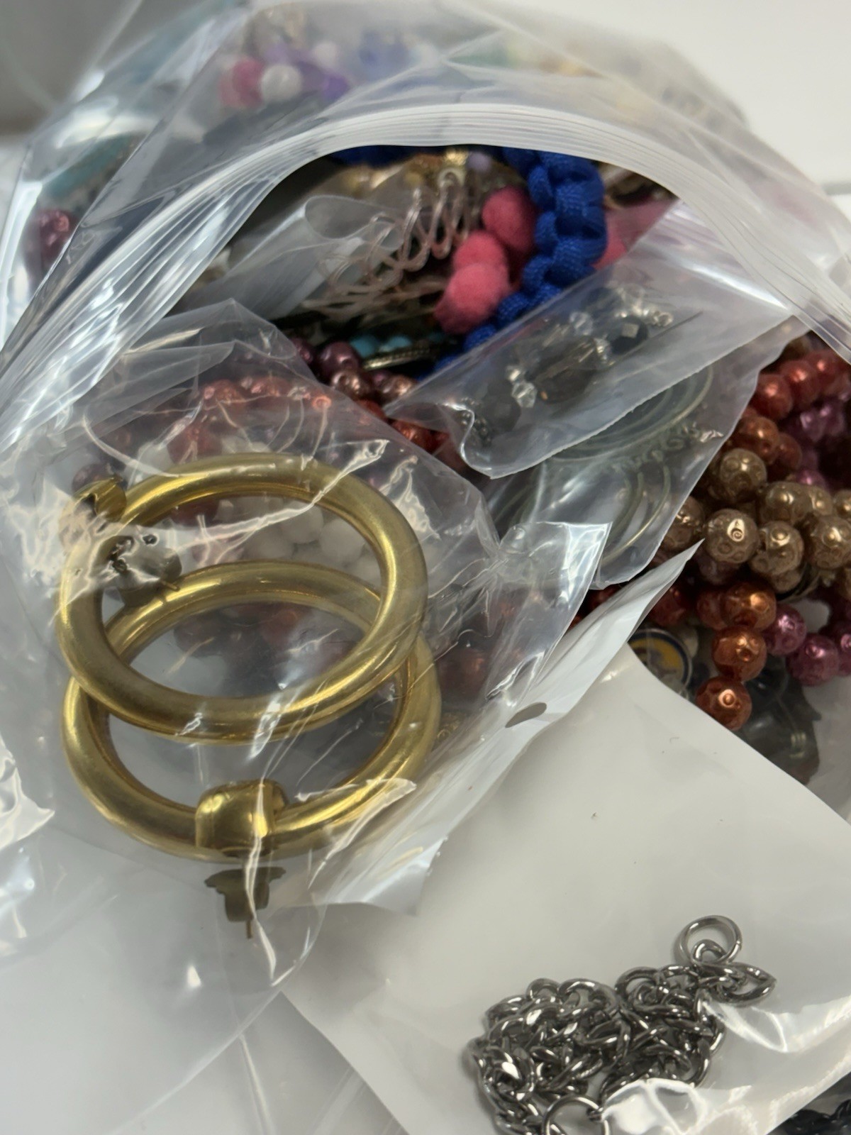 2 + Pounds Jewelry ~ UNSEARCHED ~ STORAGE UNIT FINDS ~ READ DESCRIPTION