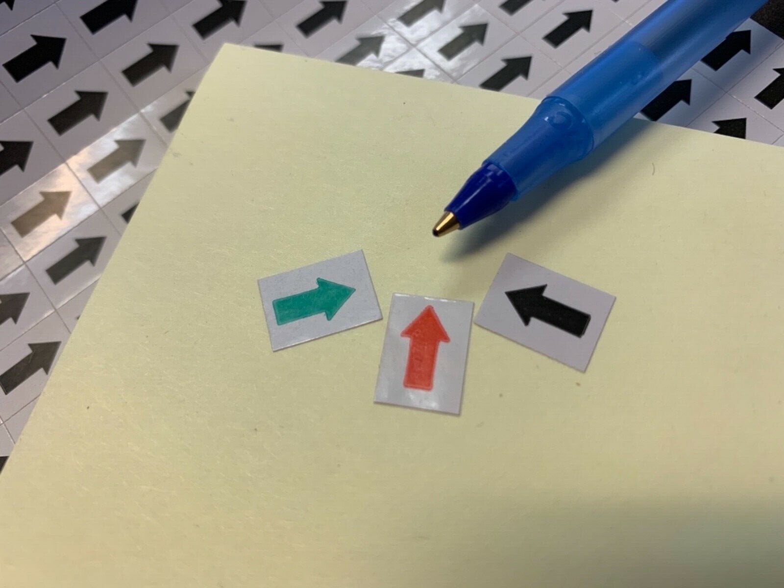 Green Red Black Small Arrow Self Adhesive Stickers Labels 1/2 “x 3/8 “