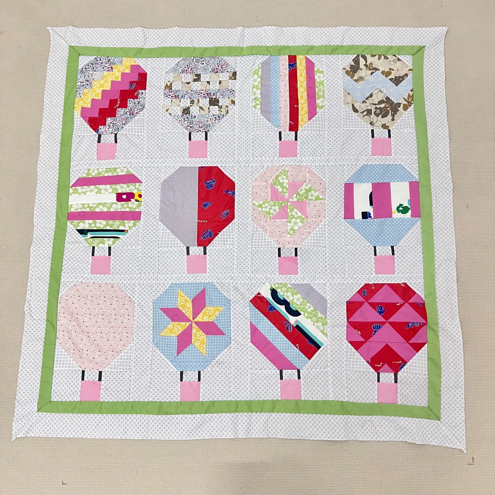 Holiday Hot Air Balloon Patchwork Baby Quilt Top 47×47″Pieced~BED/Wall Decor