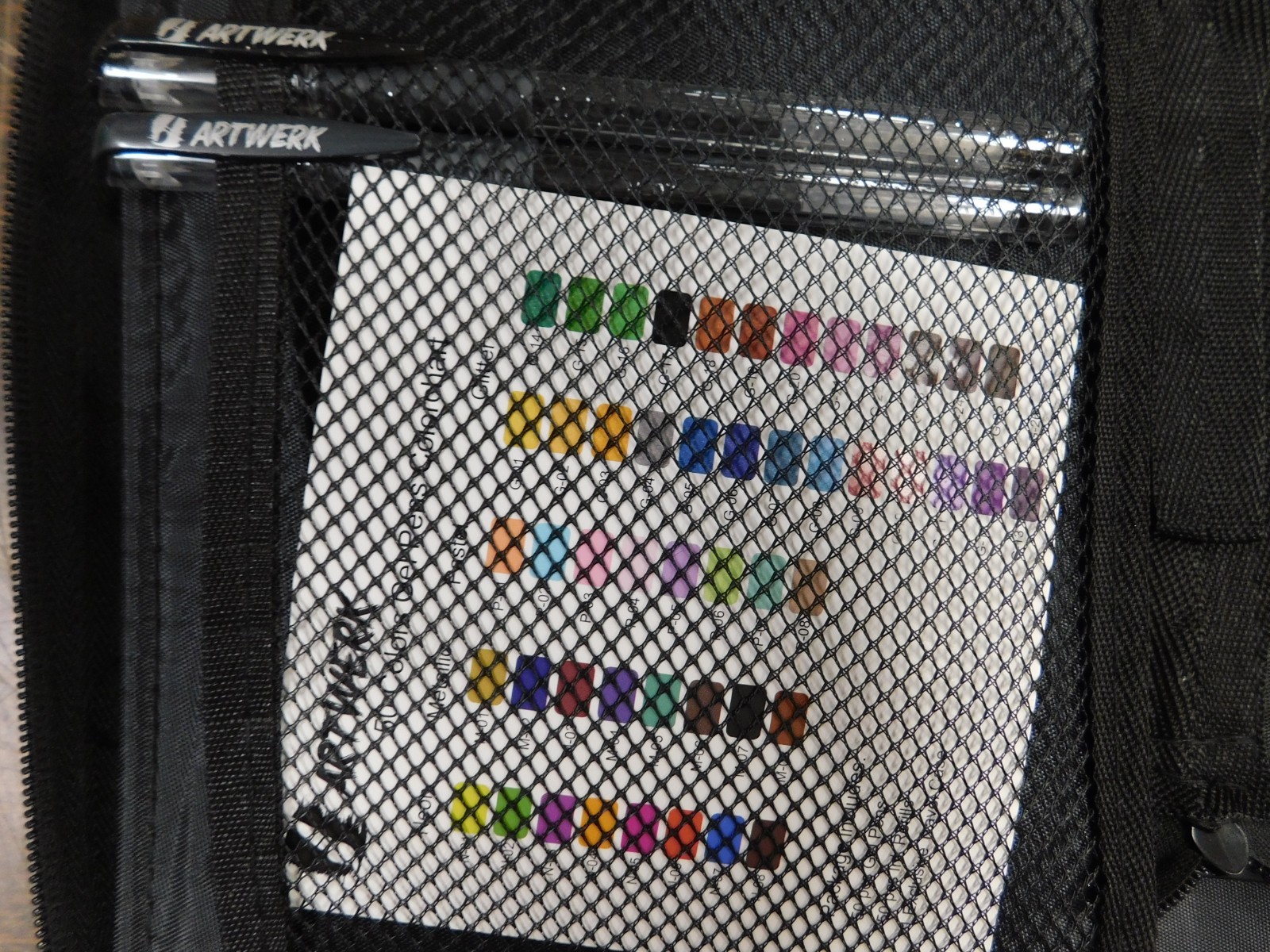 ARTWERK 100 Gel Pens With Case