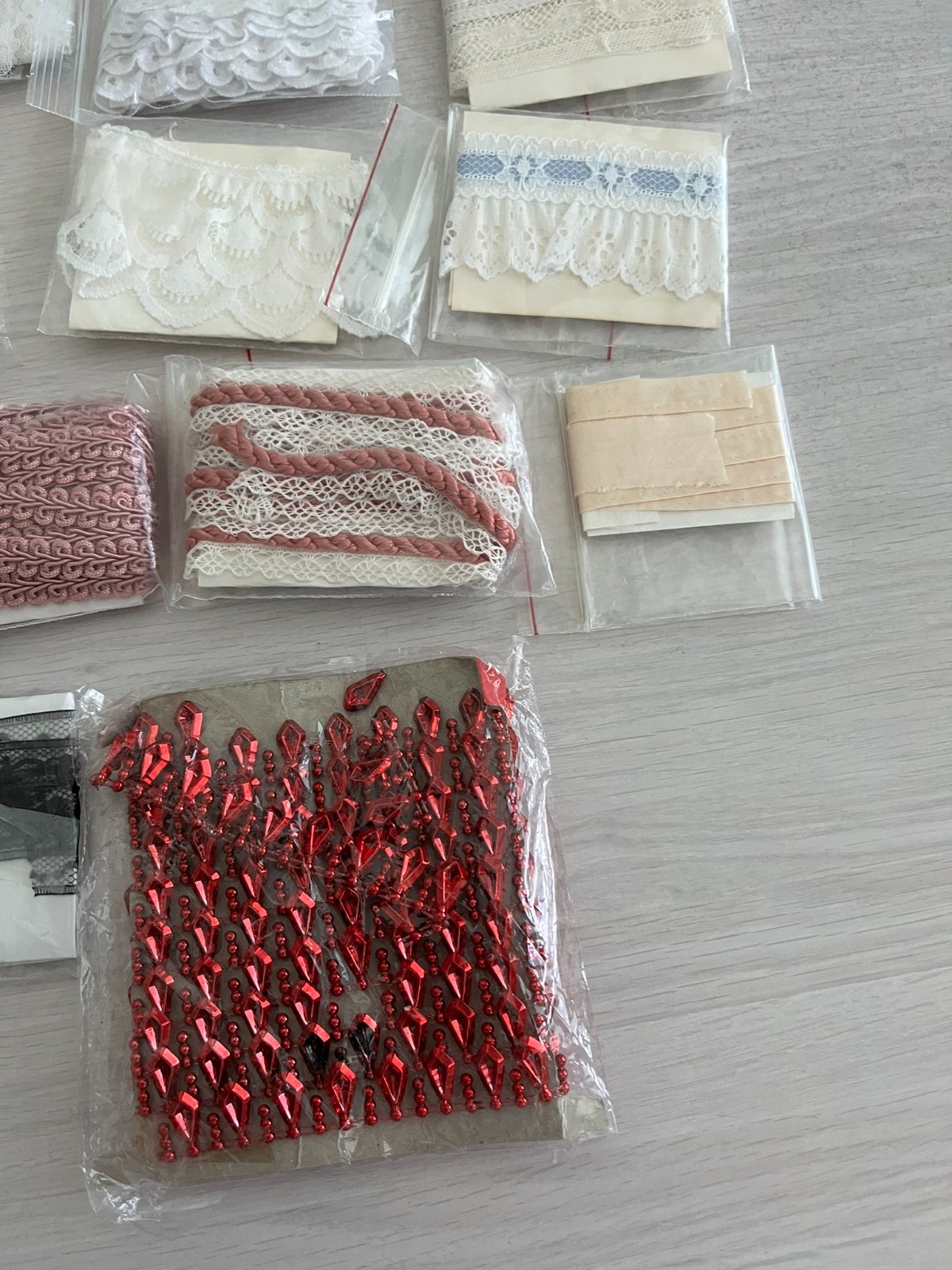 Mixed Lot #2 – White & Off White, Pink, Black, Red Lace Edging/Trim