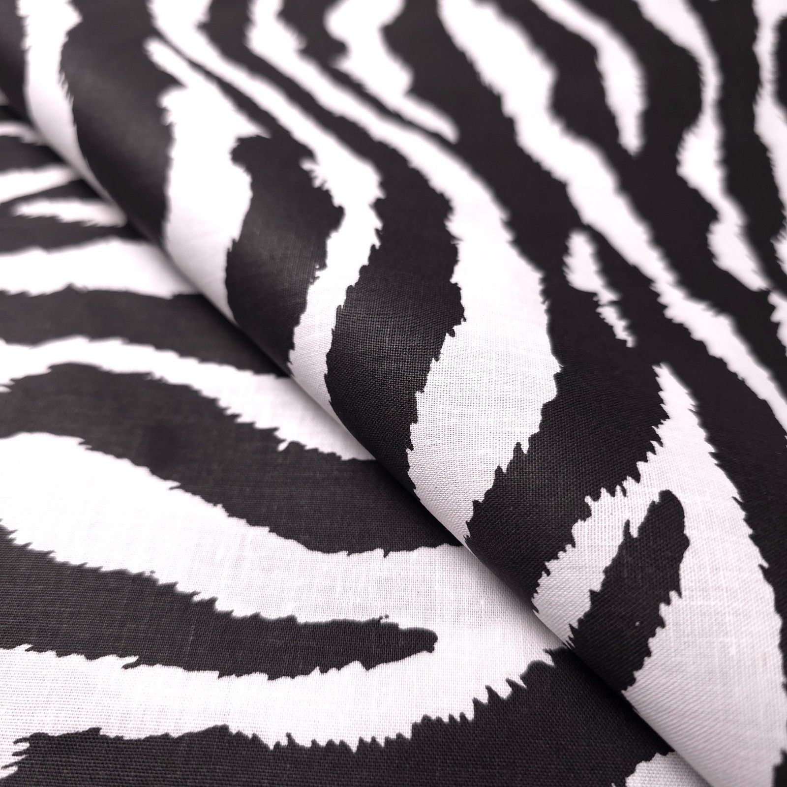 ZEBRA STRIPE PRINT POLY COTTON FABRIC 60″ BY THE YARD BLACK WHITE TIGER STRIPE