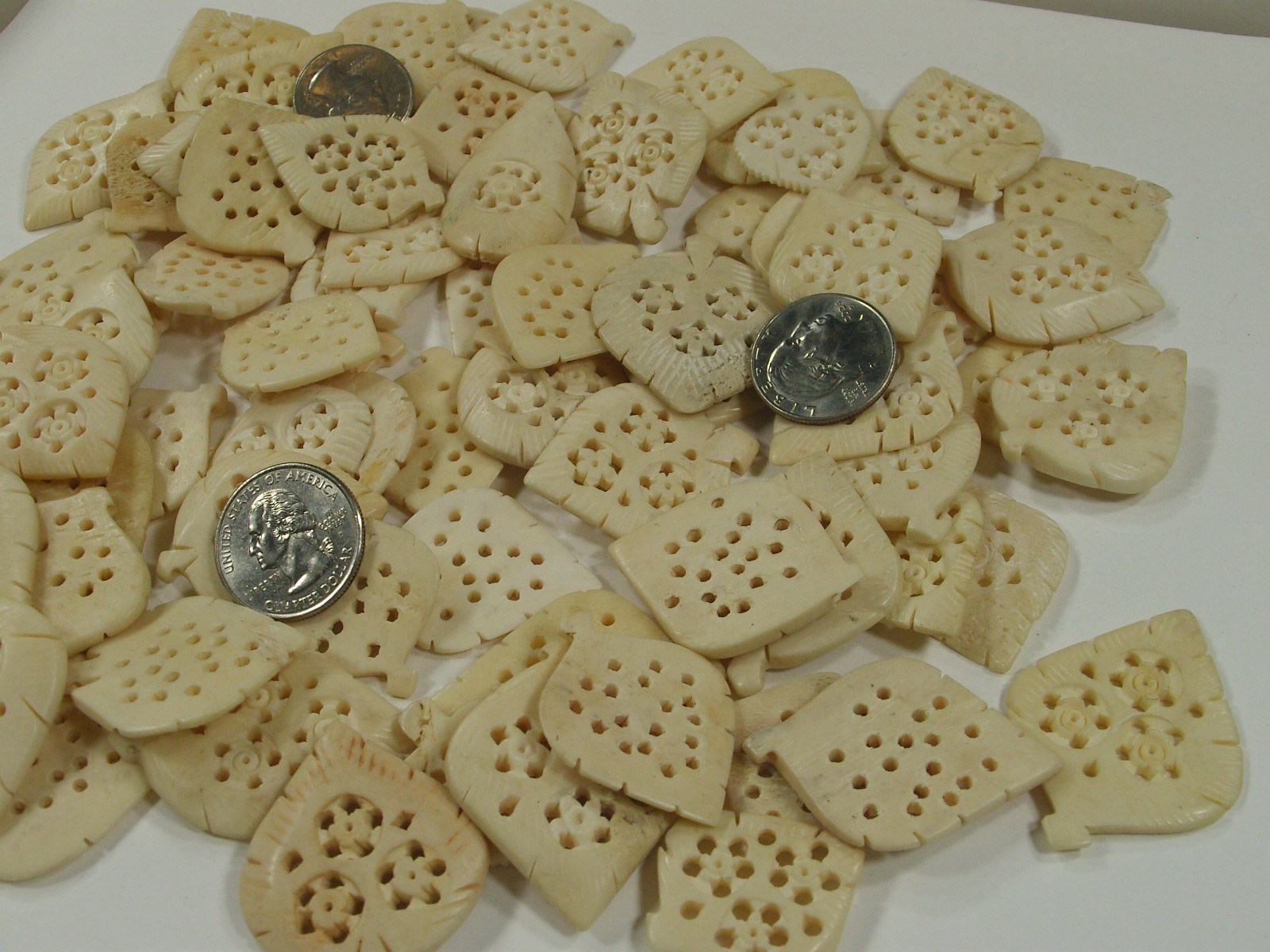 125 Pieces India Handmade Large Water Buffalo Bone Pendants Bulk Lot (AQZ-9)⭐