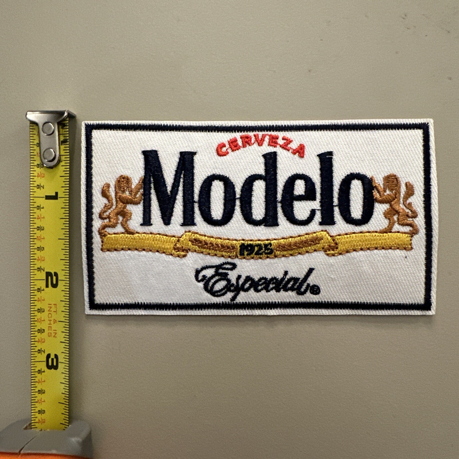 Modelo – Embroidered Iron on patch