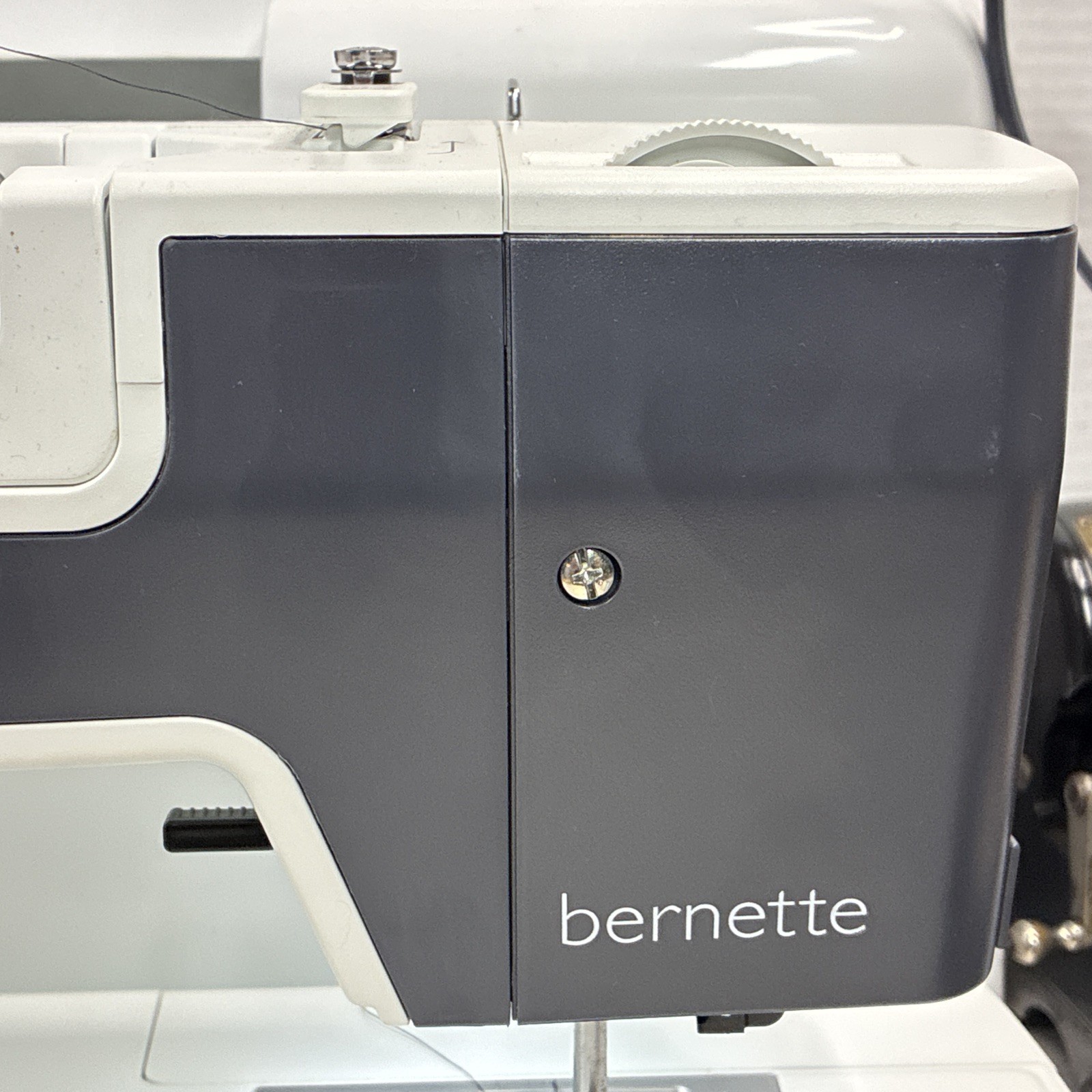 Bernette B38 Swiss Design Computerized Sewing Machine See Description
