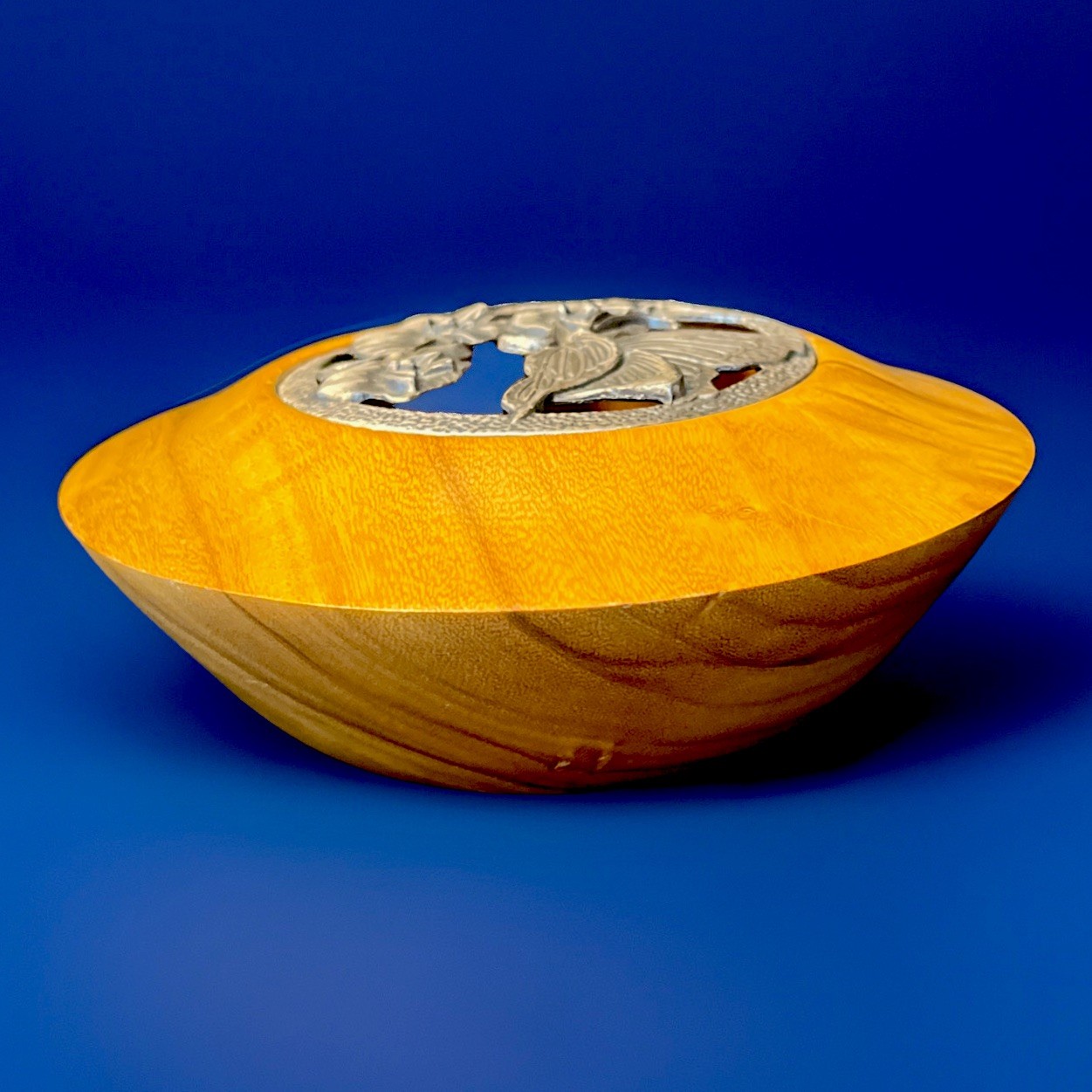 Handcrafted Camphor Laurel Wood Potpourri Bowl Butterfly Pewter Lid Australia