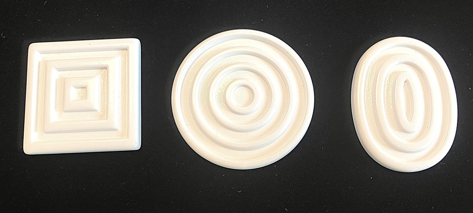 24 VINTAGE JAPAN WHITE 59mm. ROUND DIMPLE DECO CABOCHONS g198