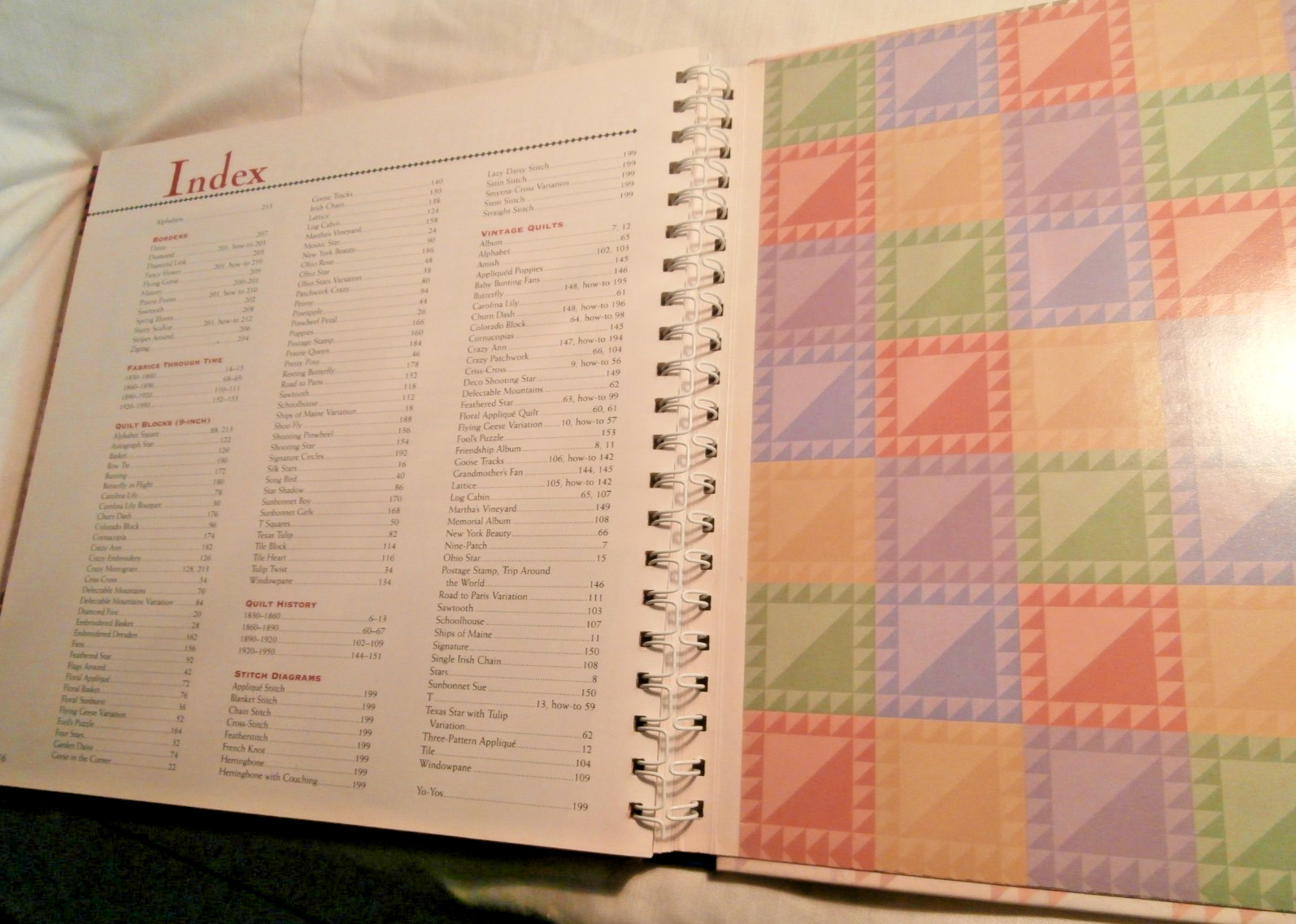 Better Homes & Gardens Grandmas Best Full-Size Quilt Blocks Book