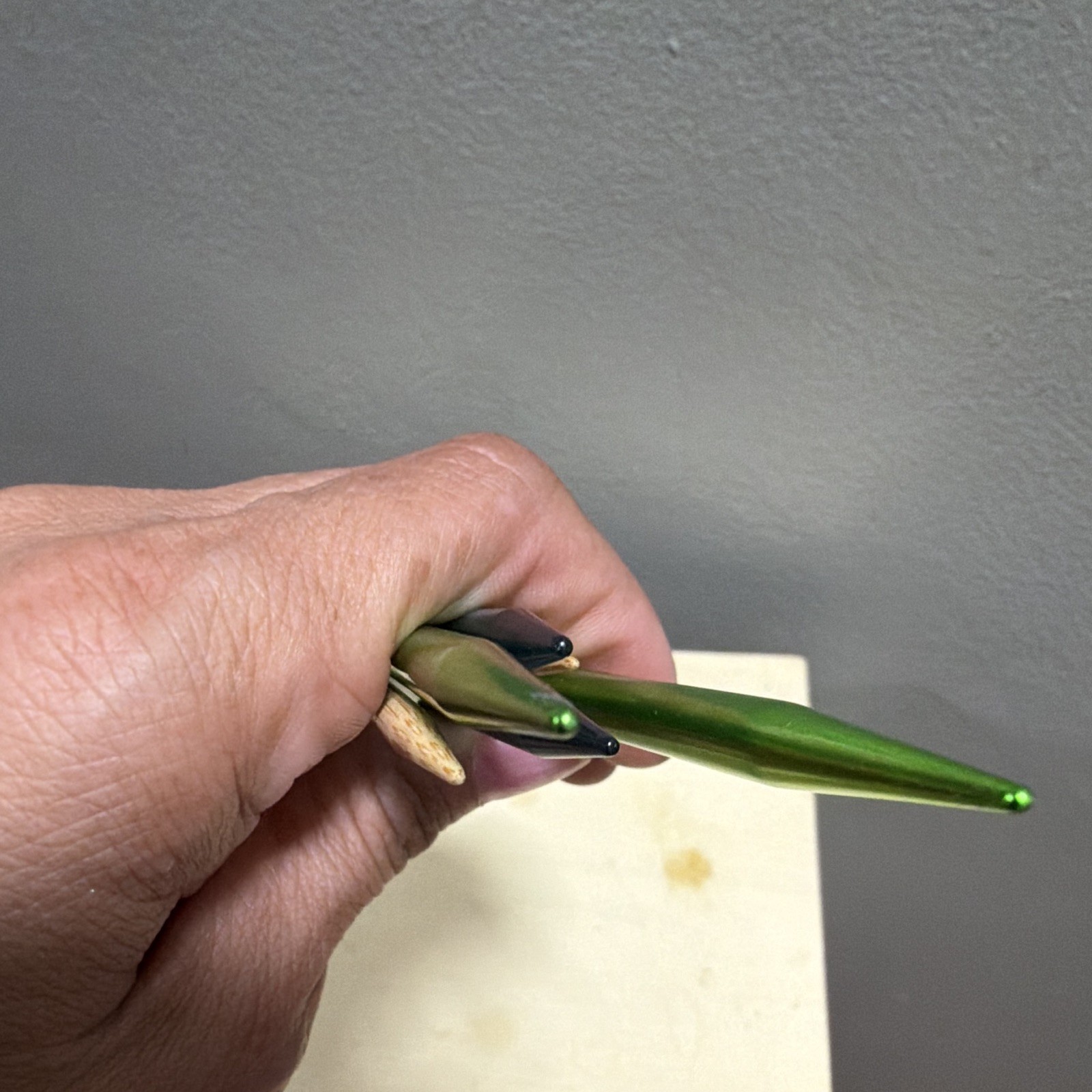 Lot of Susan Bates, Single Point Metal Knitting Needles US 15, Green, MPN 3320