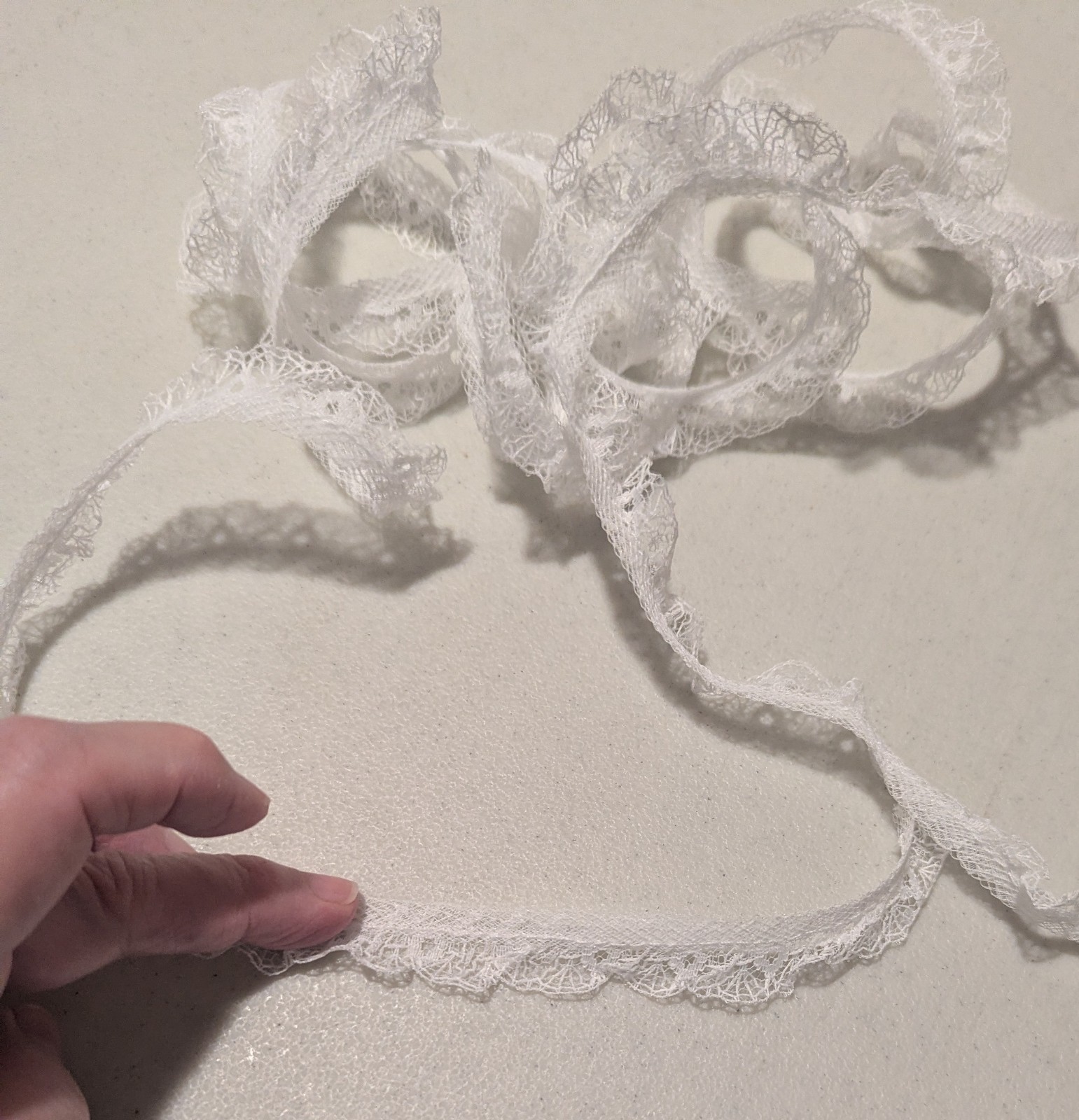 Lace White Scalloped Edge. Less Than 1″ Width 4. Yds Total Poly Magnolia Mill