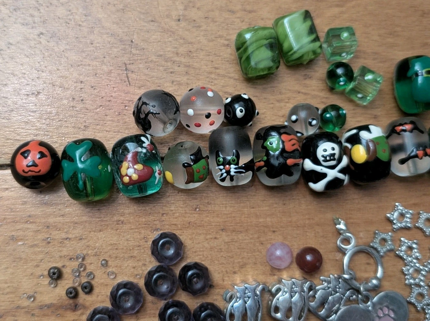 Lot Of 100+ Mixed Beads Halloween Glass Lampwork Metal Stars Faceted Purple