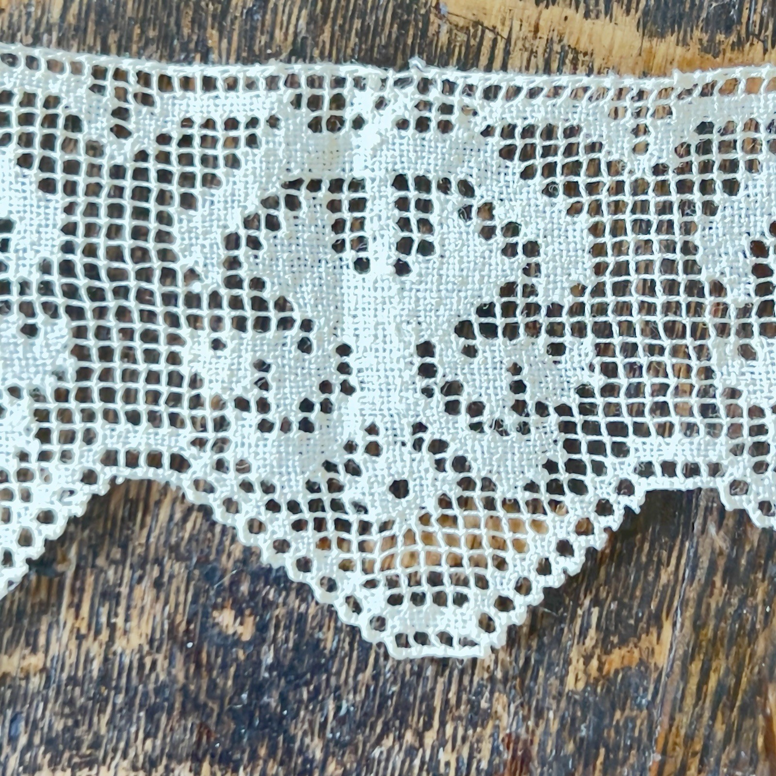 VTG ANTIQUE OFF WHITE IVORY CREAM HANDMADE COTTON FILET SCALLOPED LACE TRIM 45”