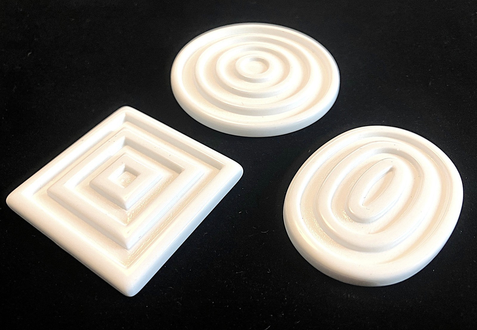 24 VINTAGE JAPAN WHITE 59mm. ROUND DIMPLE DECO CABOCHONS g198
