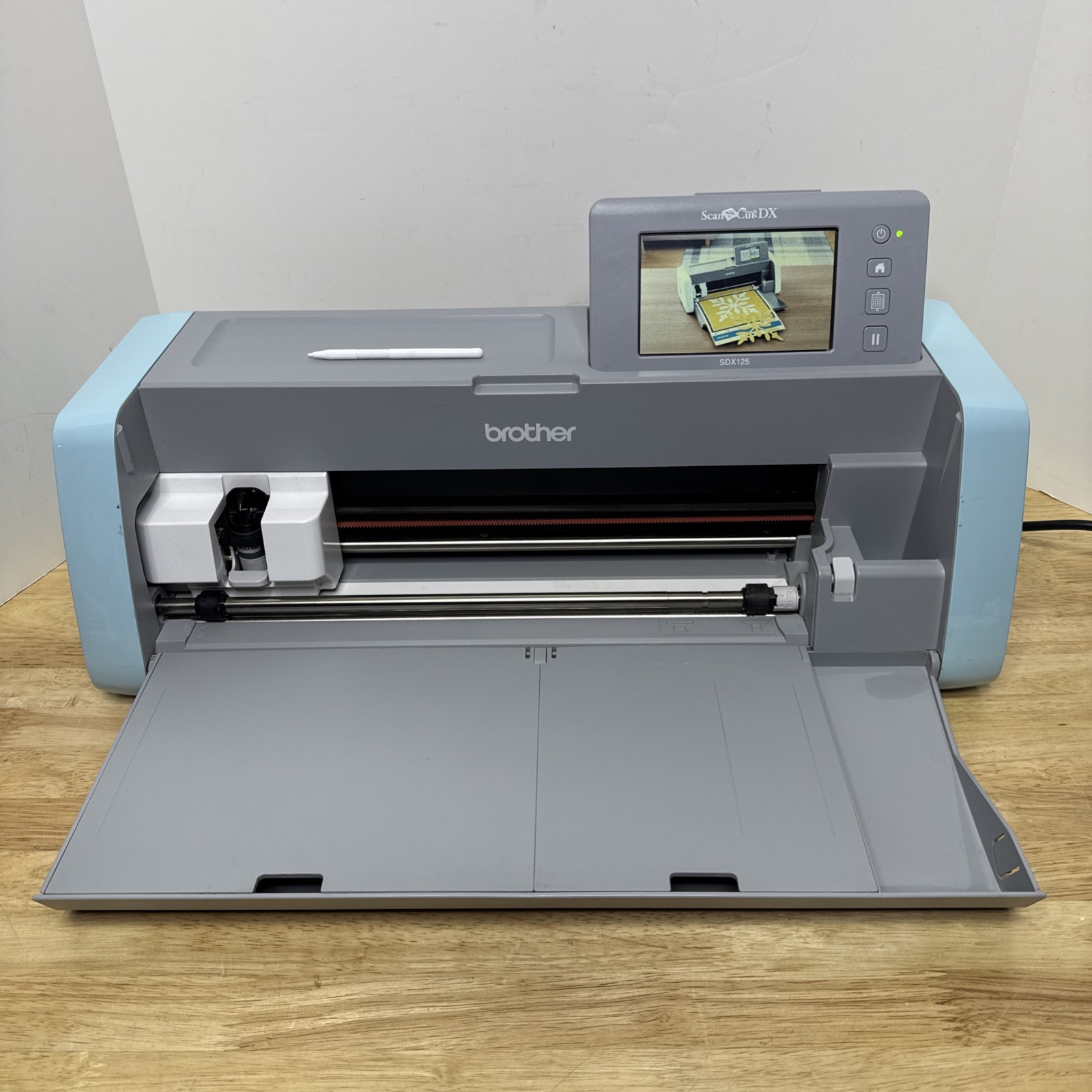 Brother ScanNCut DX Electronic Cutting Machine (SDX125)