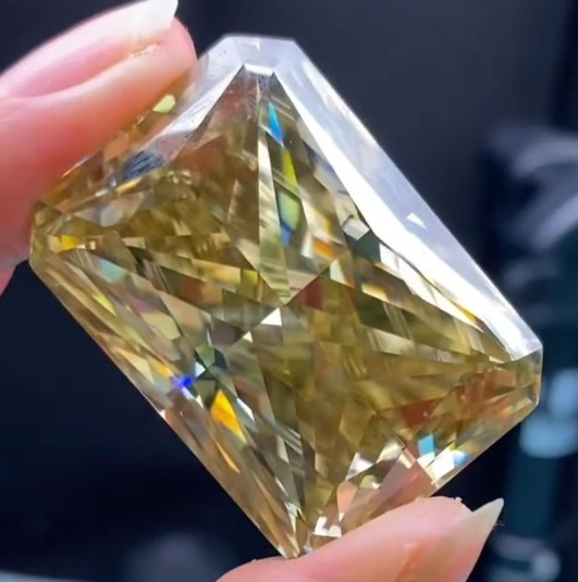 3.50 Ct Certified VVS1 D Grade Radiant Cut 8×10 MM Natural Yellow Diamond
