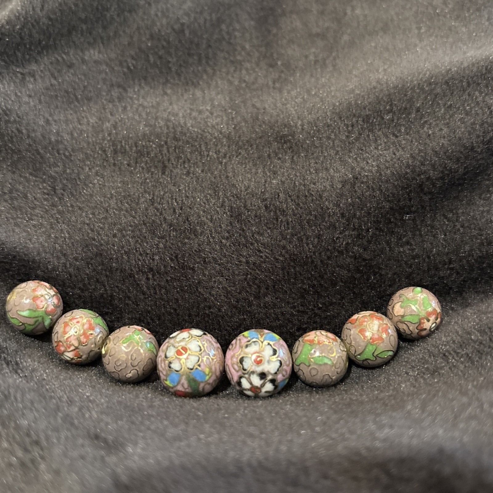 Vintage 10 round rose Cloisonne Beads 2- 10mm & 6- 8mm, Lavender