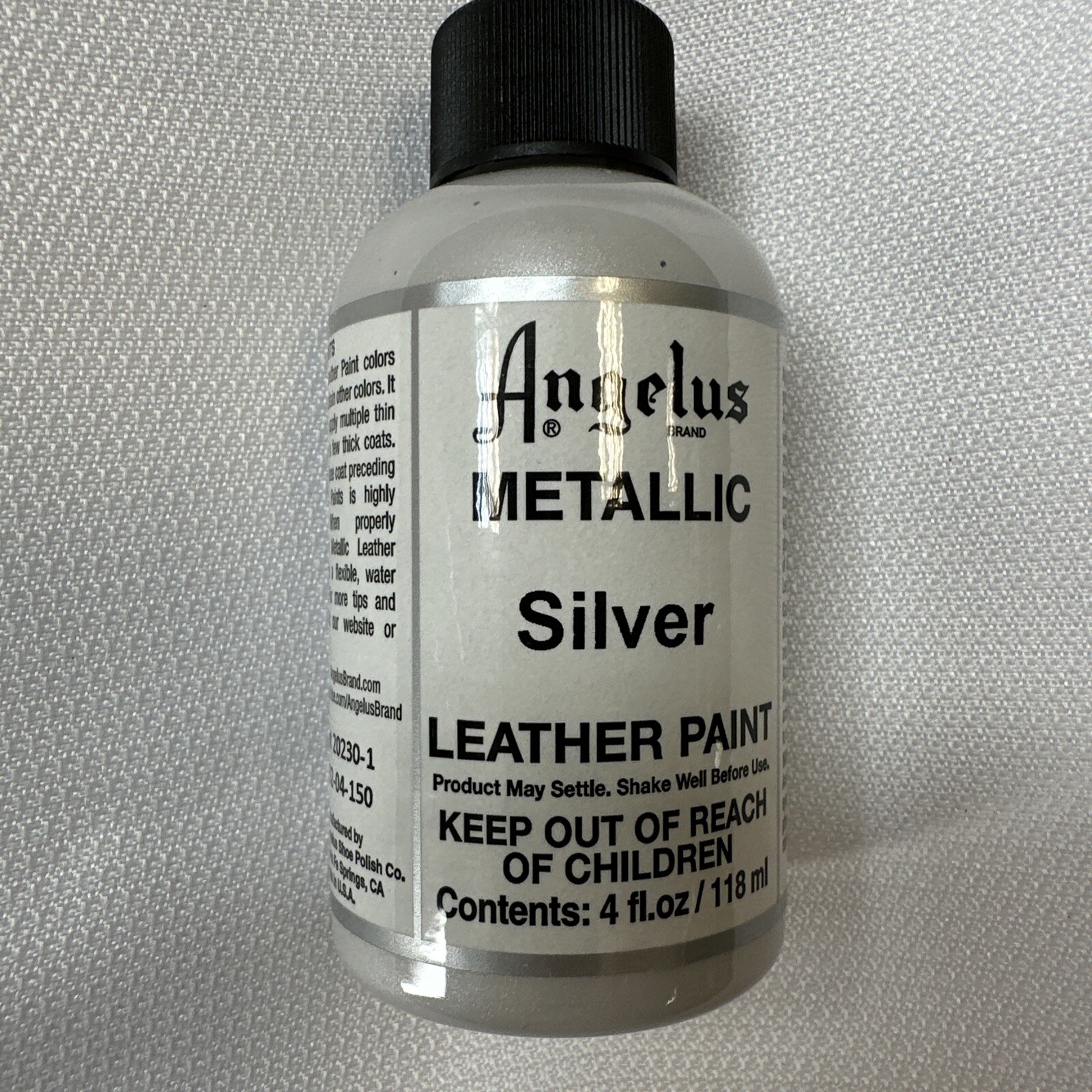 Angelus Brand Acrylic Leather Paint Waterproof Metallic Silver – 4.oz