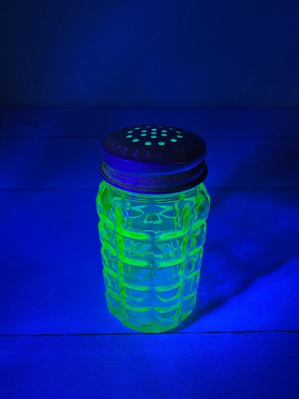 Vintage Hazel Atlas Uranium Vaseline Glass Salt Shaker Waffle Block UV Reactive