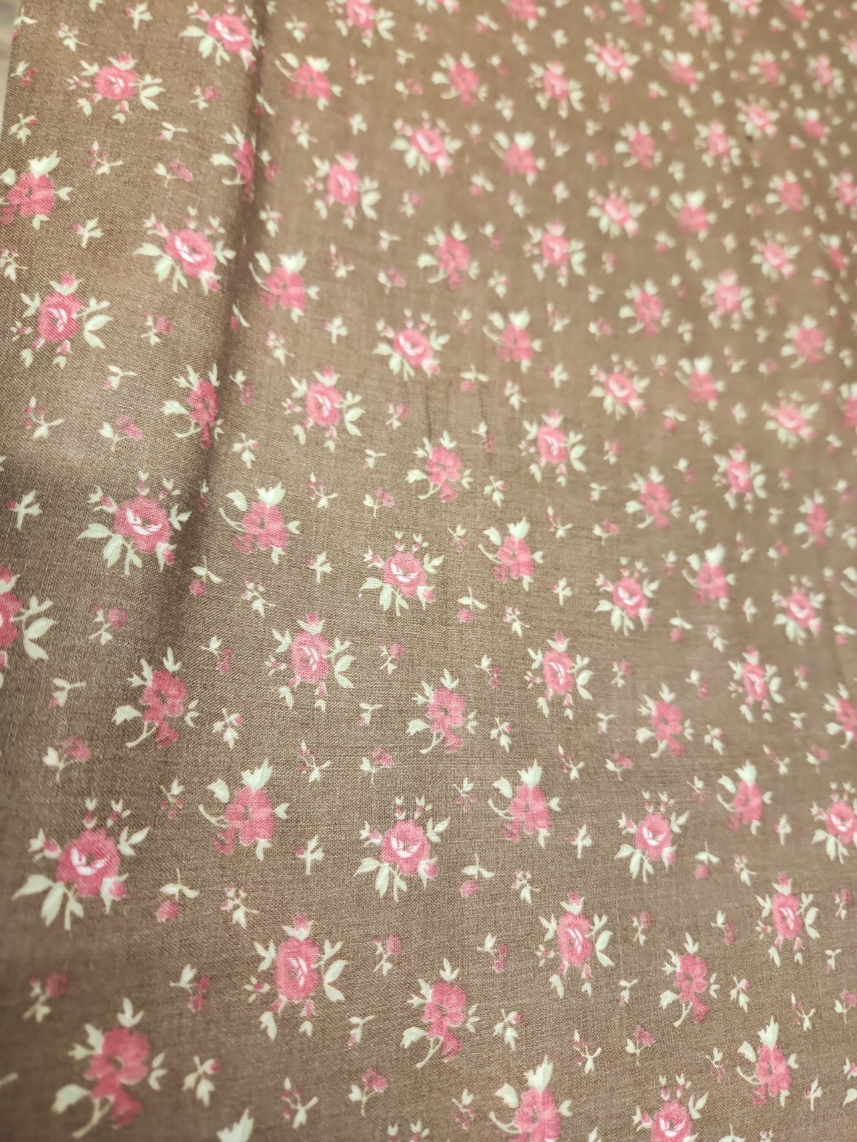 Vintage Light 100 % Cotton Fabric Brown rustic red Roses By The 1/2 Yard