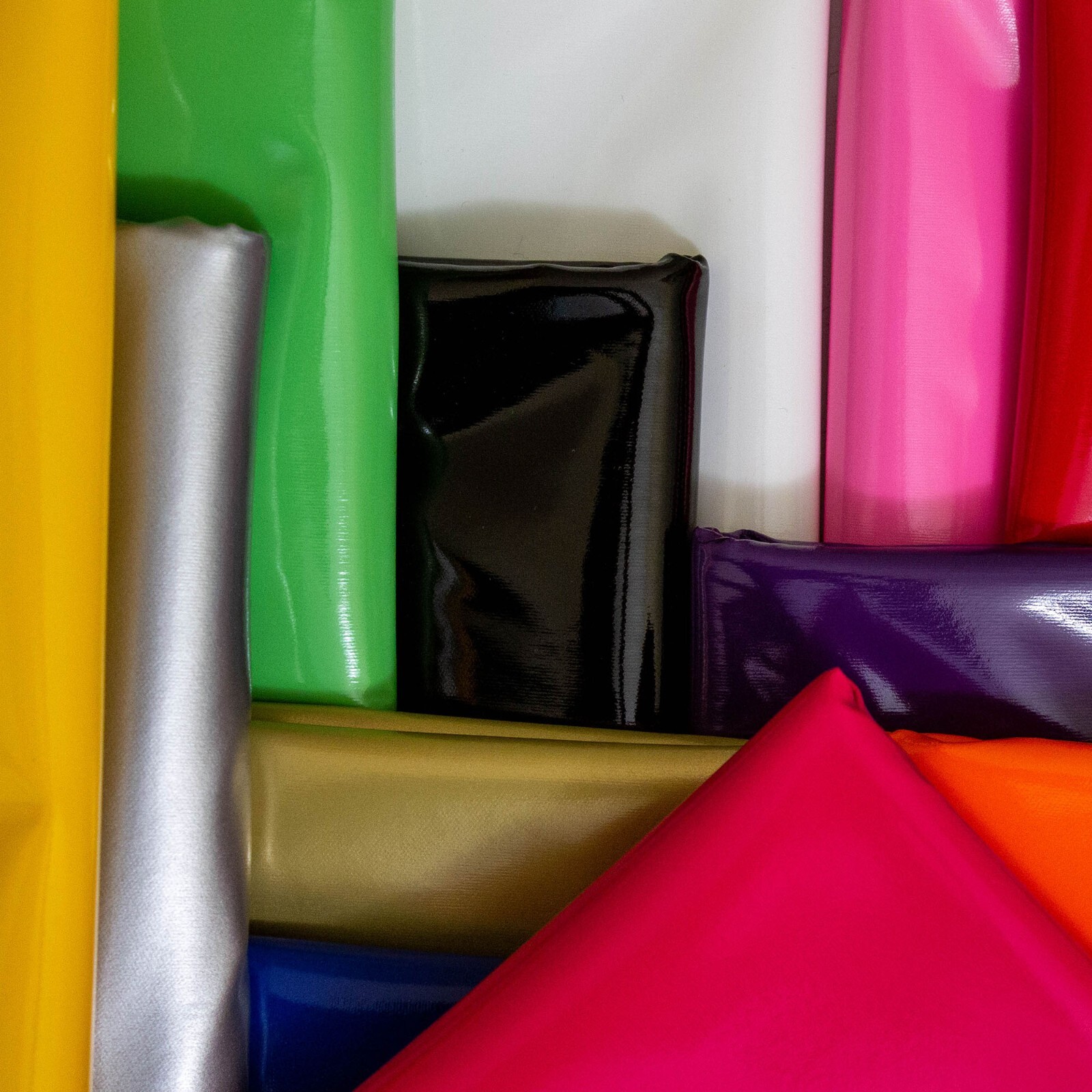 10 Metre Roll PVC Shiny Stretch Fabric – 1 Way Natural stretch – Bulk Price