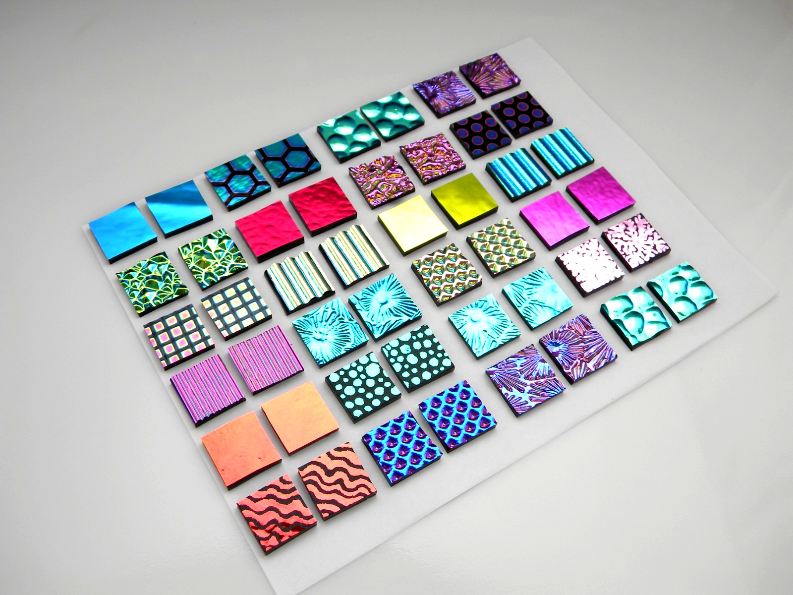 ASSORTED SET OF 48 pcs PATTERNED ETCHED DICHROIC GLASS CBS COE 90 FUSING SUPPLY