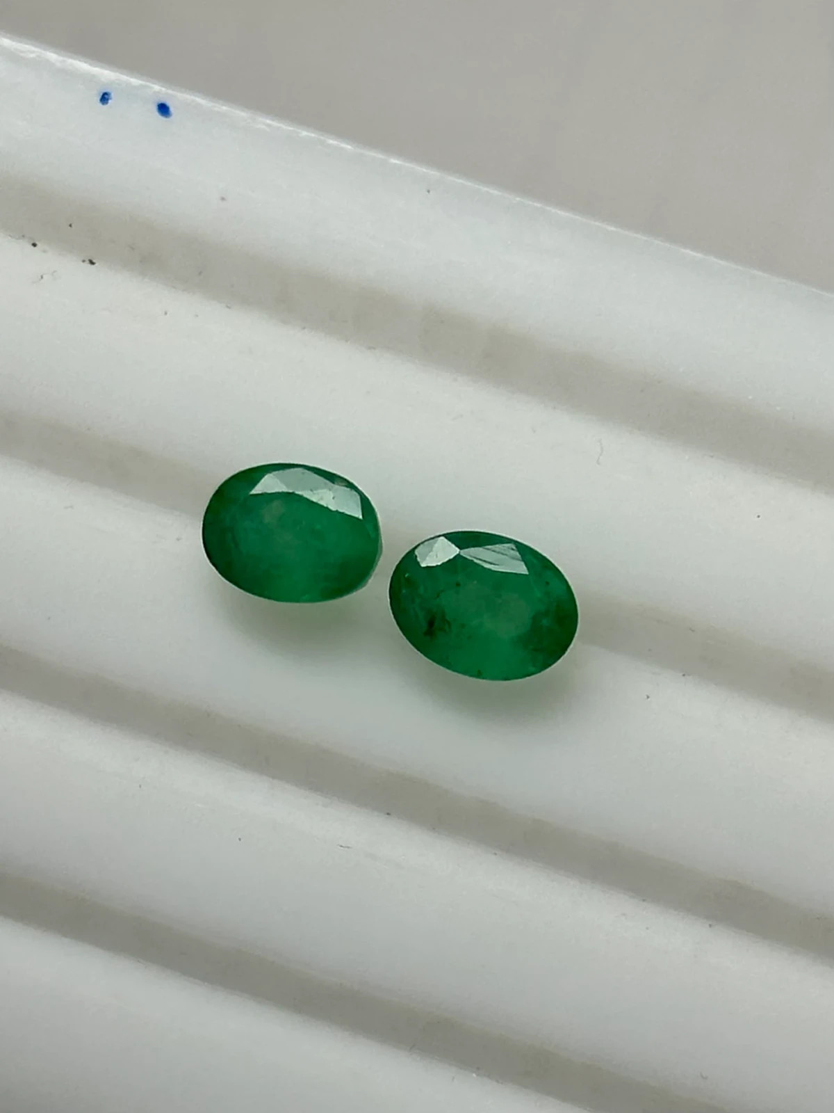Natural Emerald vivid Green Oval Cut 7×5 MM Pair Loose Gemstone For Jewelry