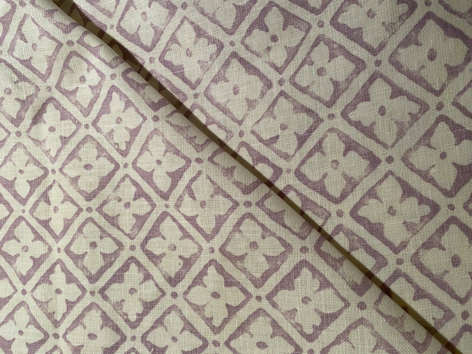 China Seas QUADRILLE Puccini Lavender Tinted 100% Linen Fabric $400 Retail BTY