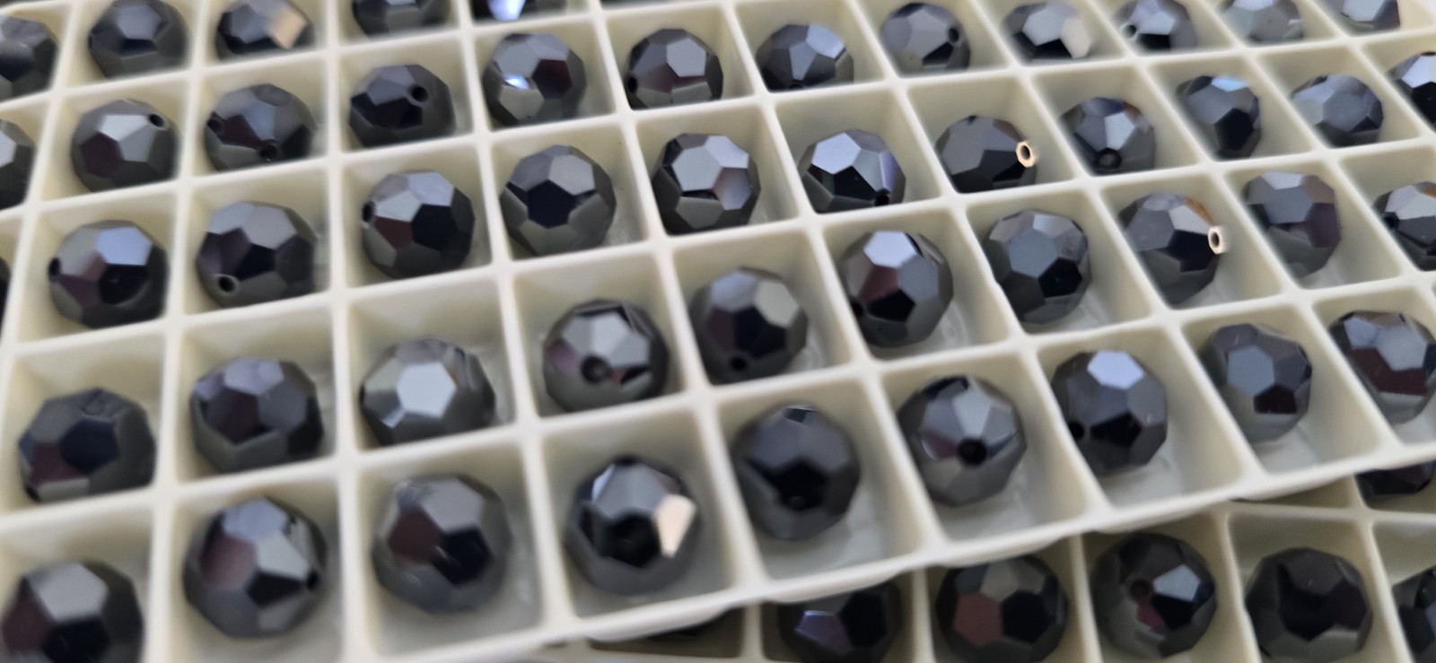 24pcs #5000 Genuine Swarovski Crystal 8mm Round Beads Jet Black Hematite 2X AB