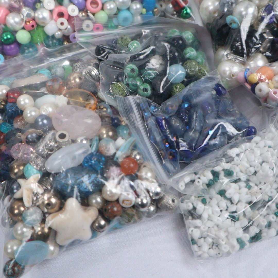 Bulk Mixed Lot Beads 2 lbs Bead Soup Vtg & Modern Jewelry Finding Crafting