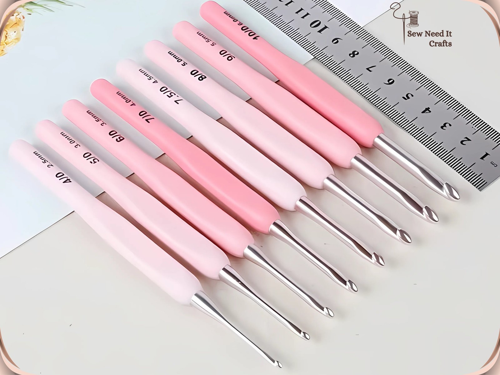 Ergonomic Crochet Hook Set with Case, Soft Grip Crochet Hooks for Crocheters