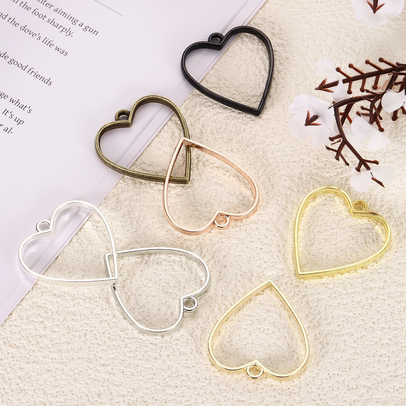 32 Pcs Open Bezel Heart Resin Bezels Pendants Open Back Bezel Bright Silver