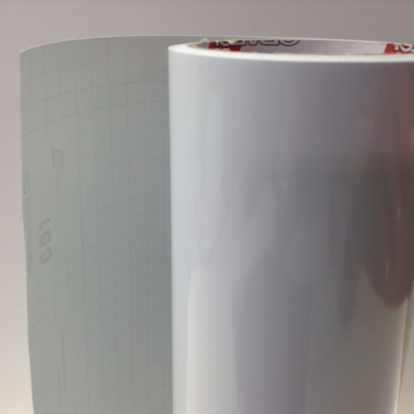 Oracal 651,12″ x 150 ft.Roll White Gloss #010 Vinyl for Craft,Sign,Cricut,