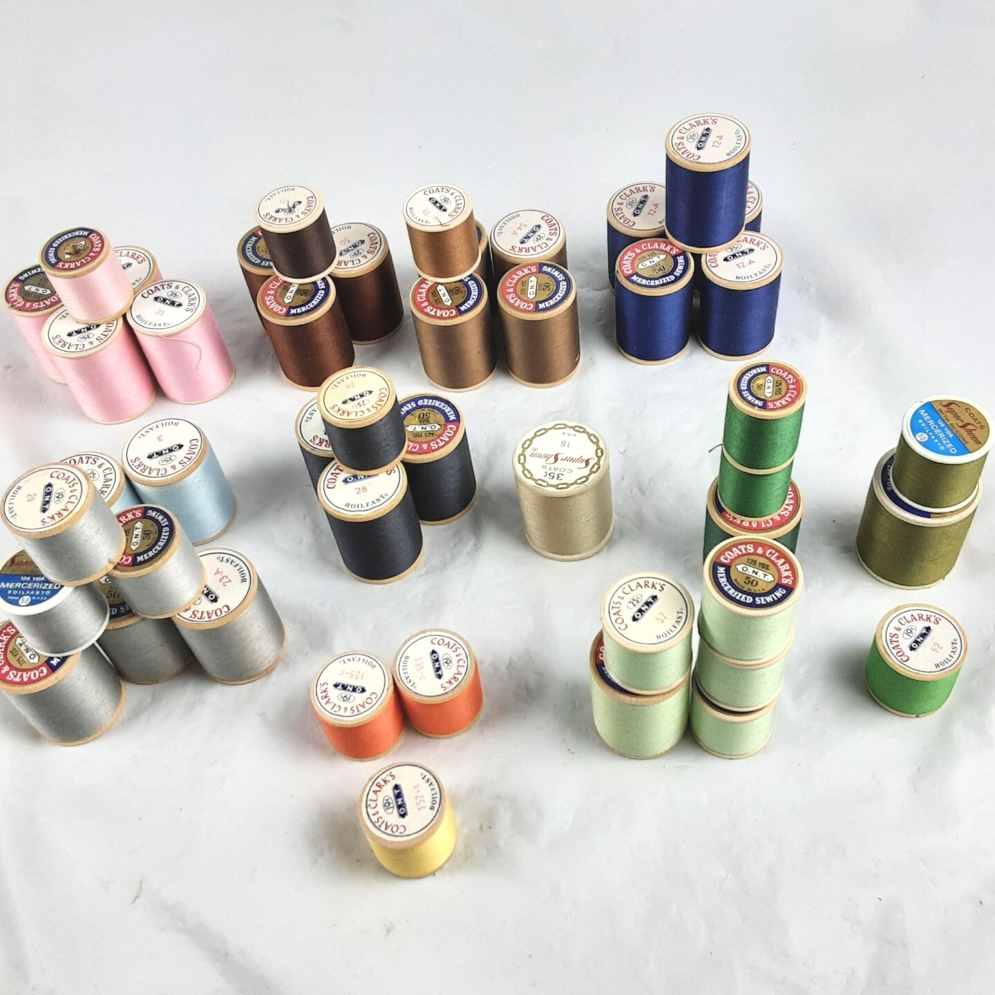 Multi Lot of 46 Varies Threads Multicolor Coats & Clarks, JP & Coats