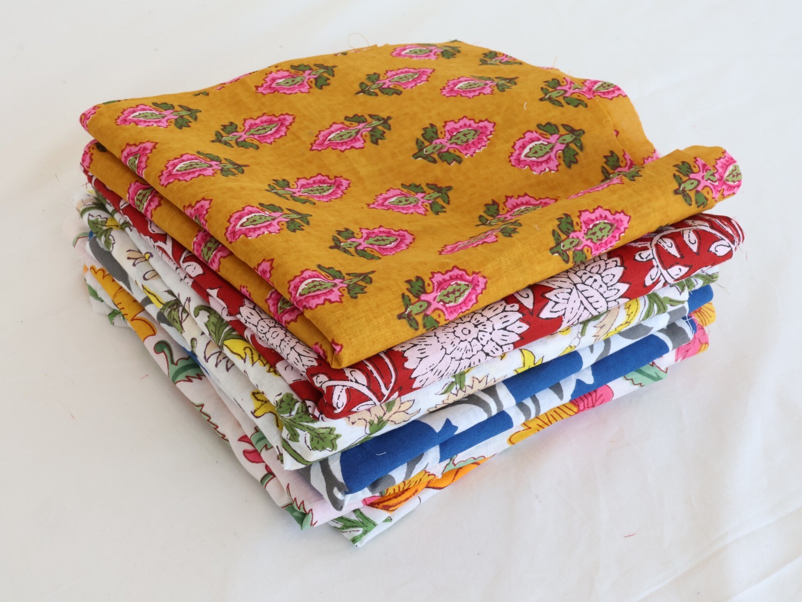 100 Mix Vintage Florals pre cut charm pack 5″ squares fabric quilt scrap cotton
