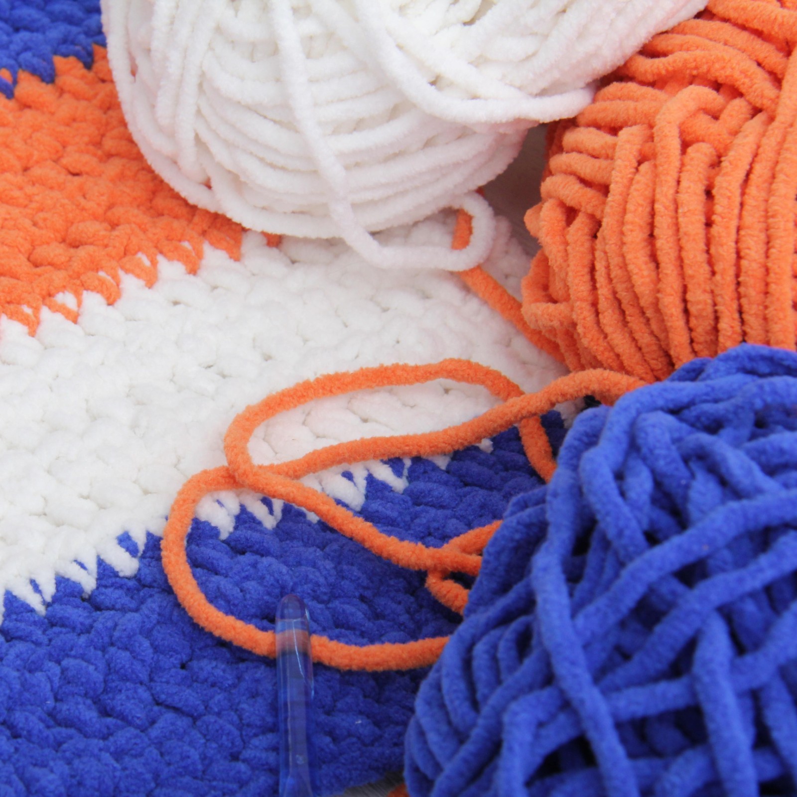Threadart Super Soft Chenille Yarn – #5 – 50 Gm Skeins – 60 yds -Singles & Packs