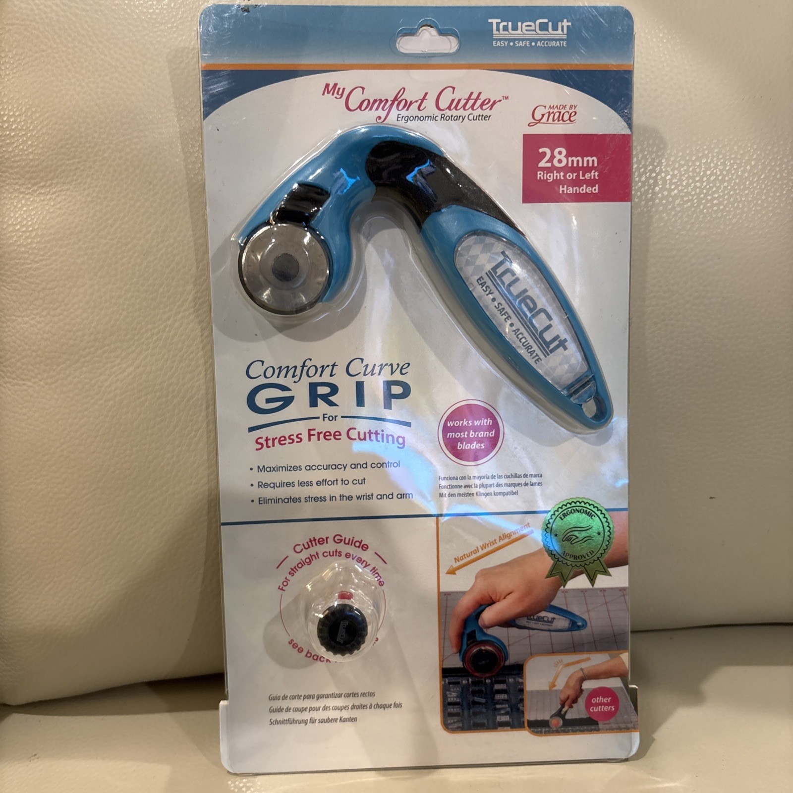 TrueCut / 28mm/ My Comfort Rotary Cutter / Stress Free Cutting / NIP NEW