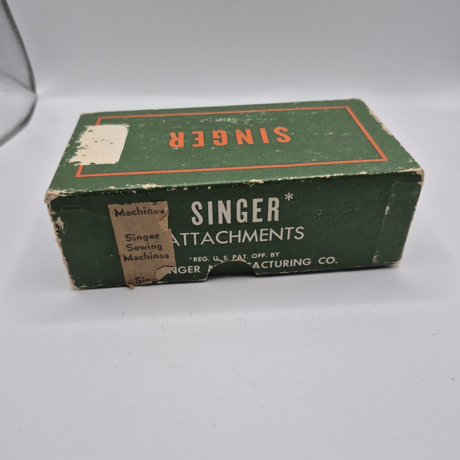 VTG Singer W654321N Buttonholer 160506 Low Shank W/Case Ruffler & Presser Feet