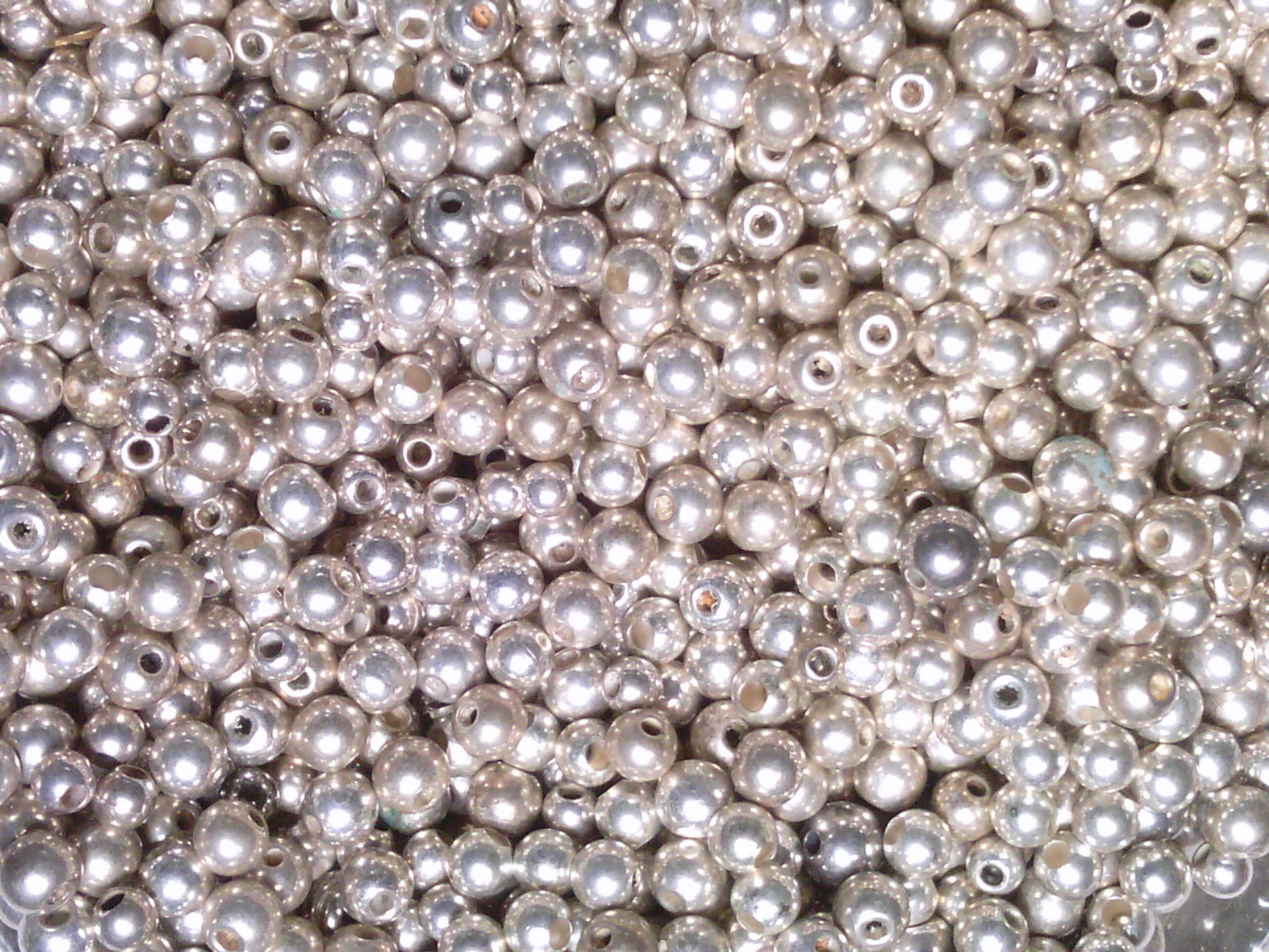 Vtg 200 SILVER COATED ACRYLIC ROUND BEADS size varies #120418j
