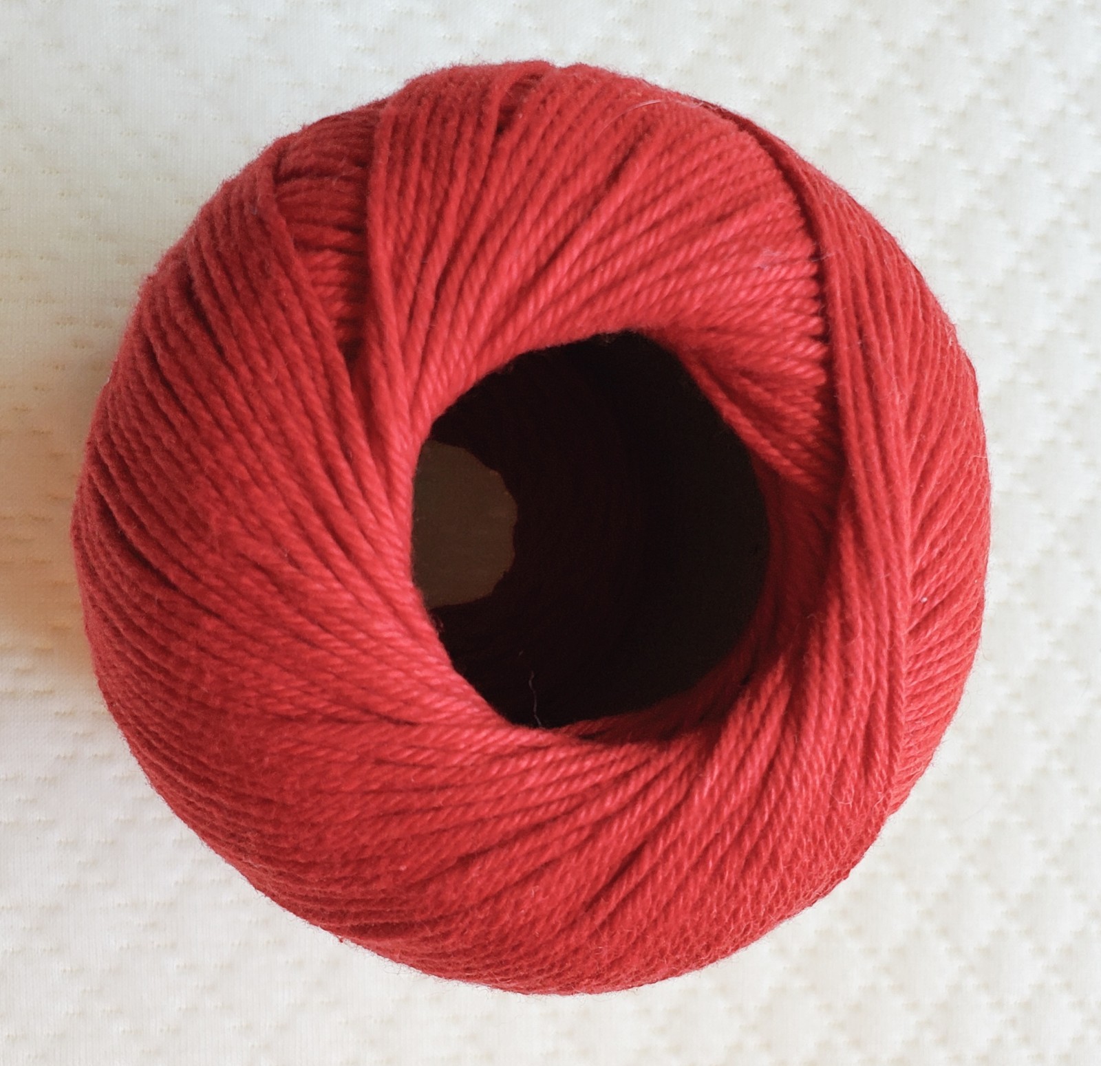 Círculo Duna Yarn – 186 yds, 3.52 oz – Light DK Yarn – 100% Mercerized Yarn