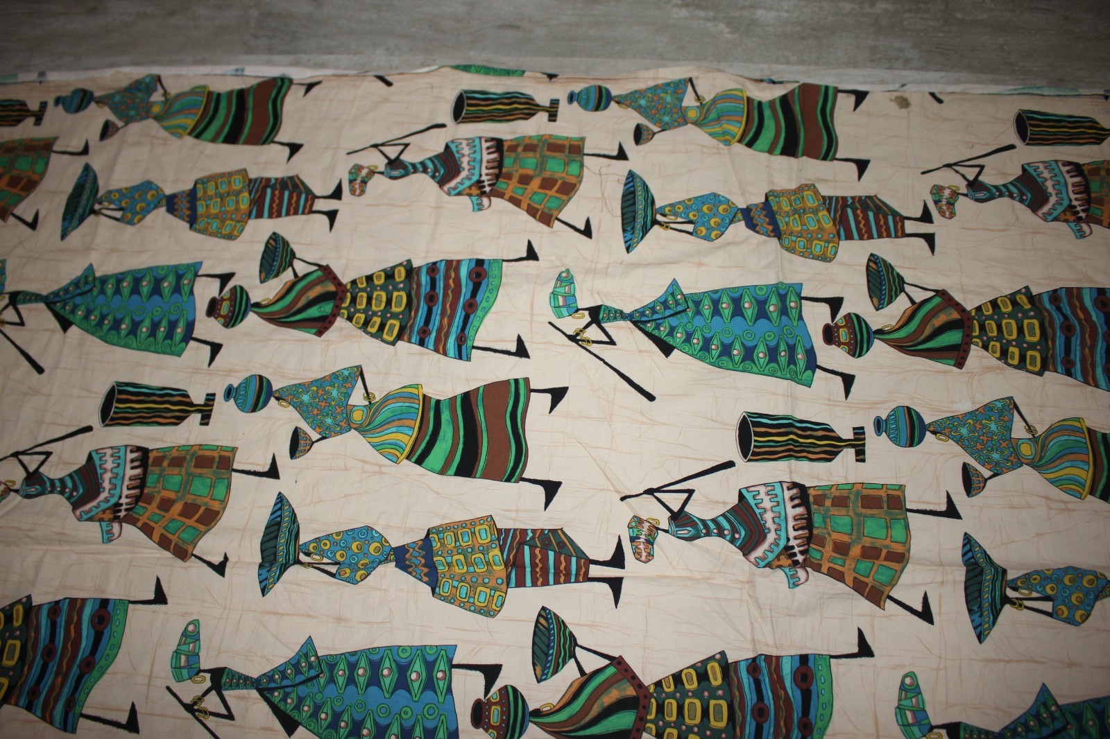ALEXANDER HENRY 2008 CALABASH AFRICAN WOMEN Cotton Fabric Multicolor 41″ x 110″