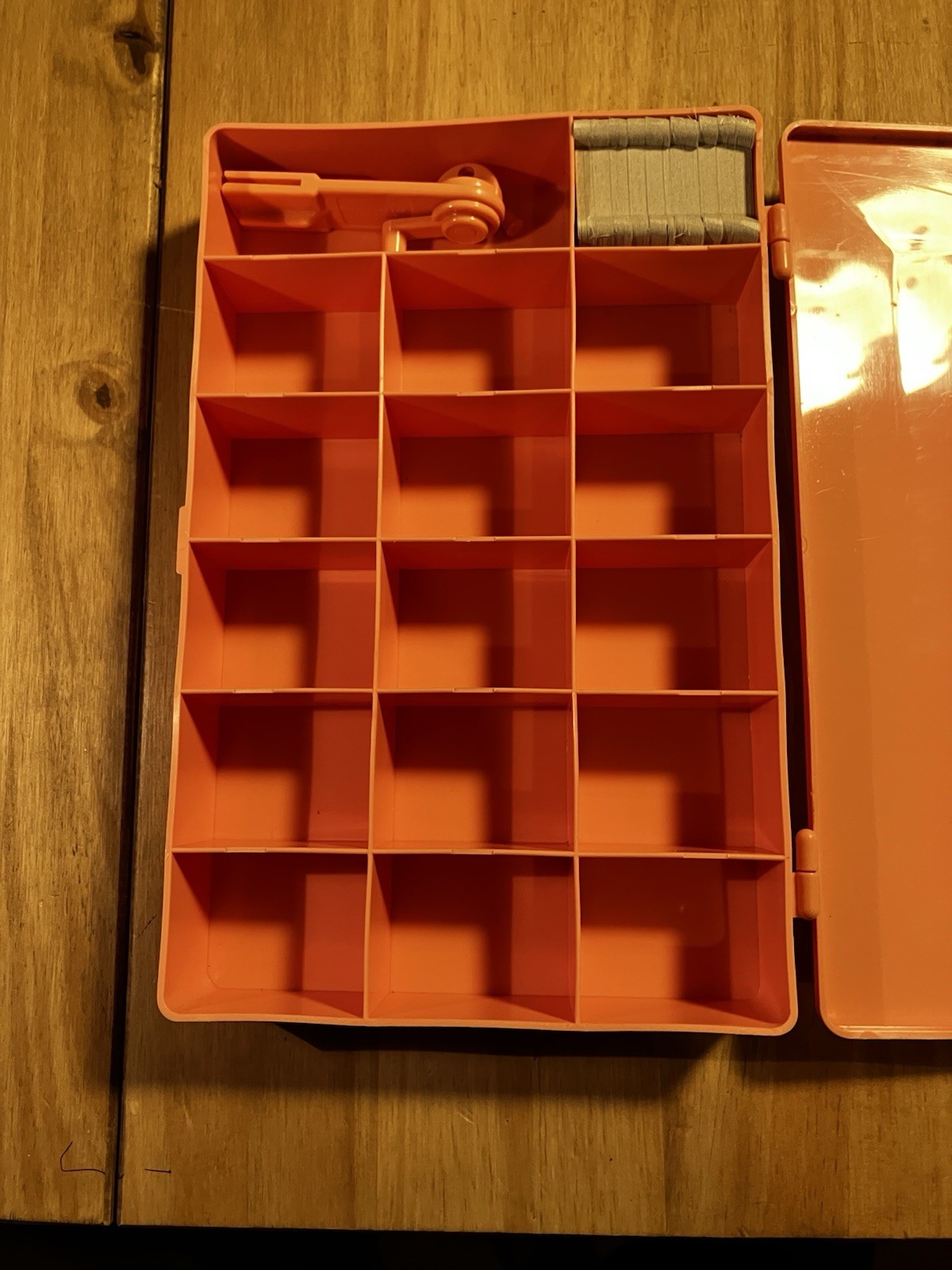 Color Floss Caddy Spool/Bobbin Storage Box w/ Bobbin Winder Pink Plastic