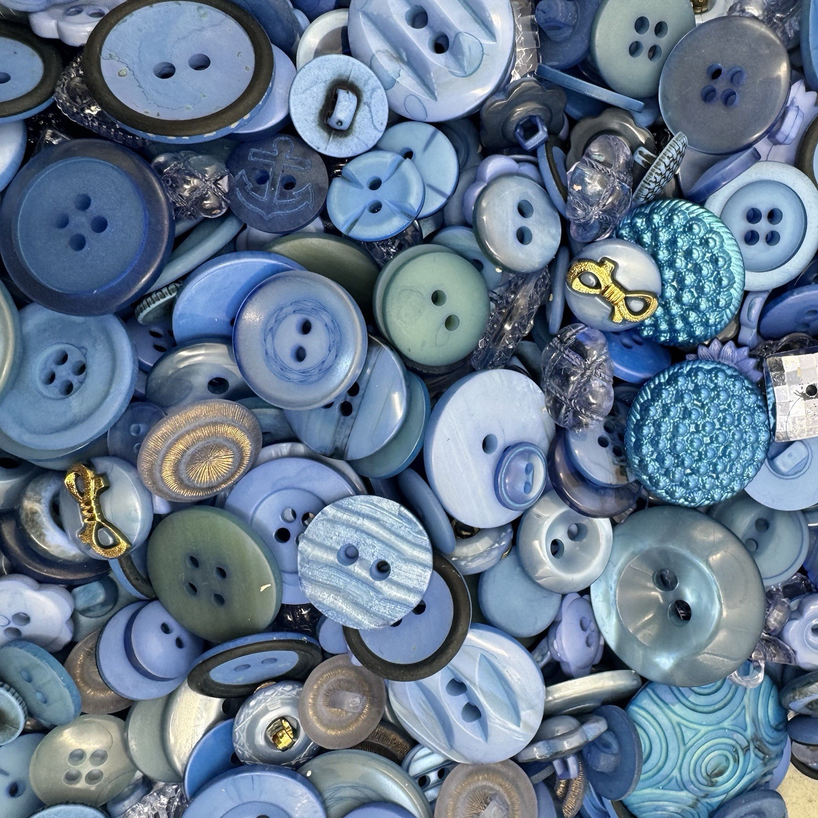New! Mixed Lot Dyed Navy/Dk Blue Premium Buttons All Sizes For Embellishments
