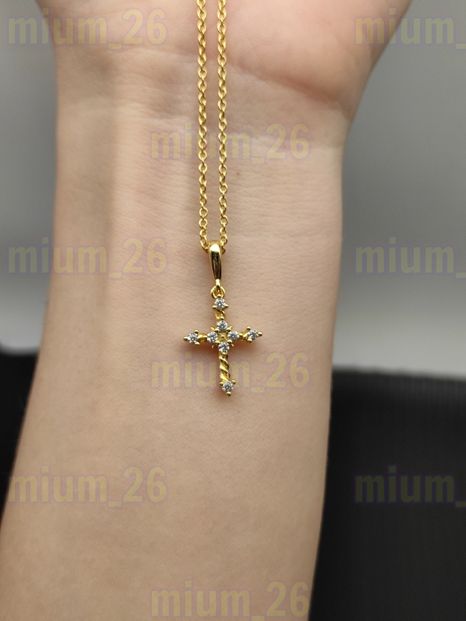 NewDAVlD.YurmanGold.Diamond Small Modern Cross Pendant Necklace with Pouch