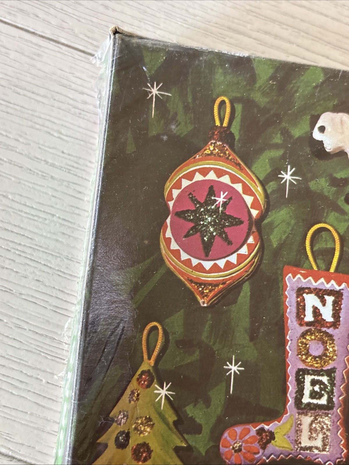 Vintage Arrow 20 Glittering Christmas Ornaments Craft Kit 1967 New!