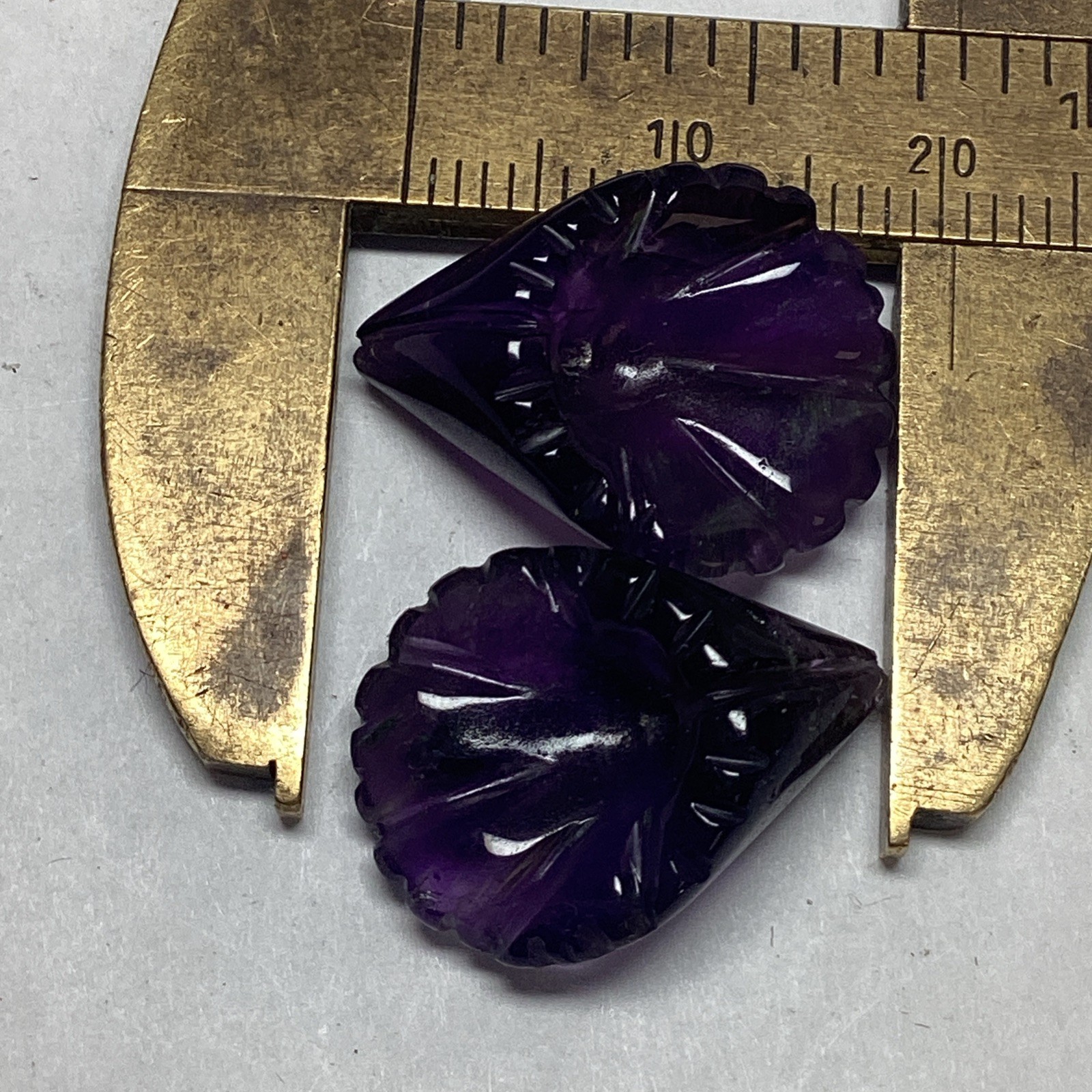 Pair Vintage Amethyst Lily Beads 20 Carats 19 mm #272